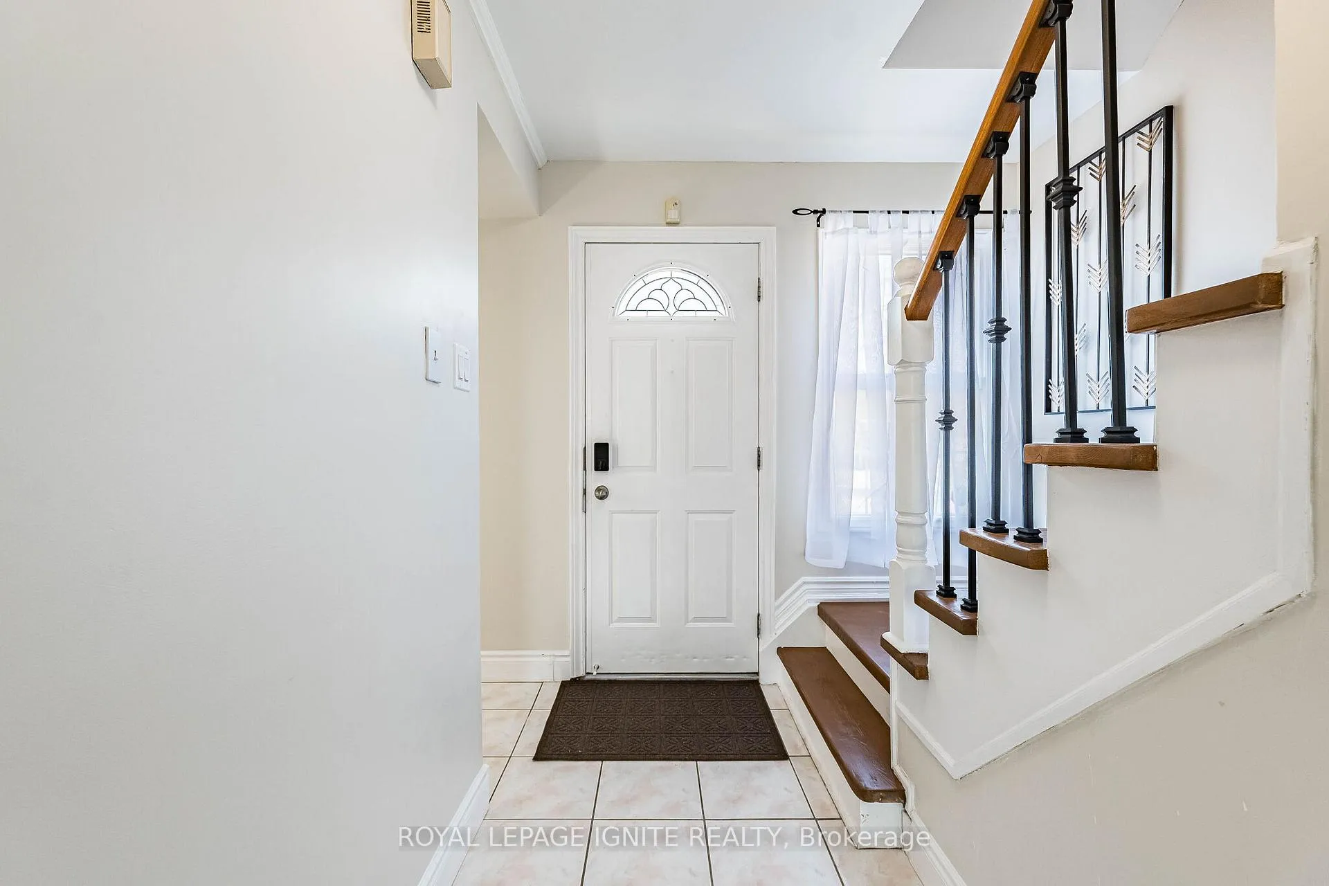 Photo 8 of 73 Cutters Crescent, Brampton, Fletcher's West — HOMEH