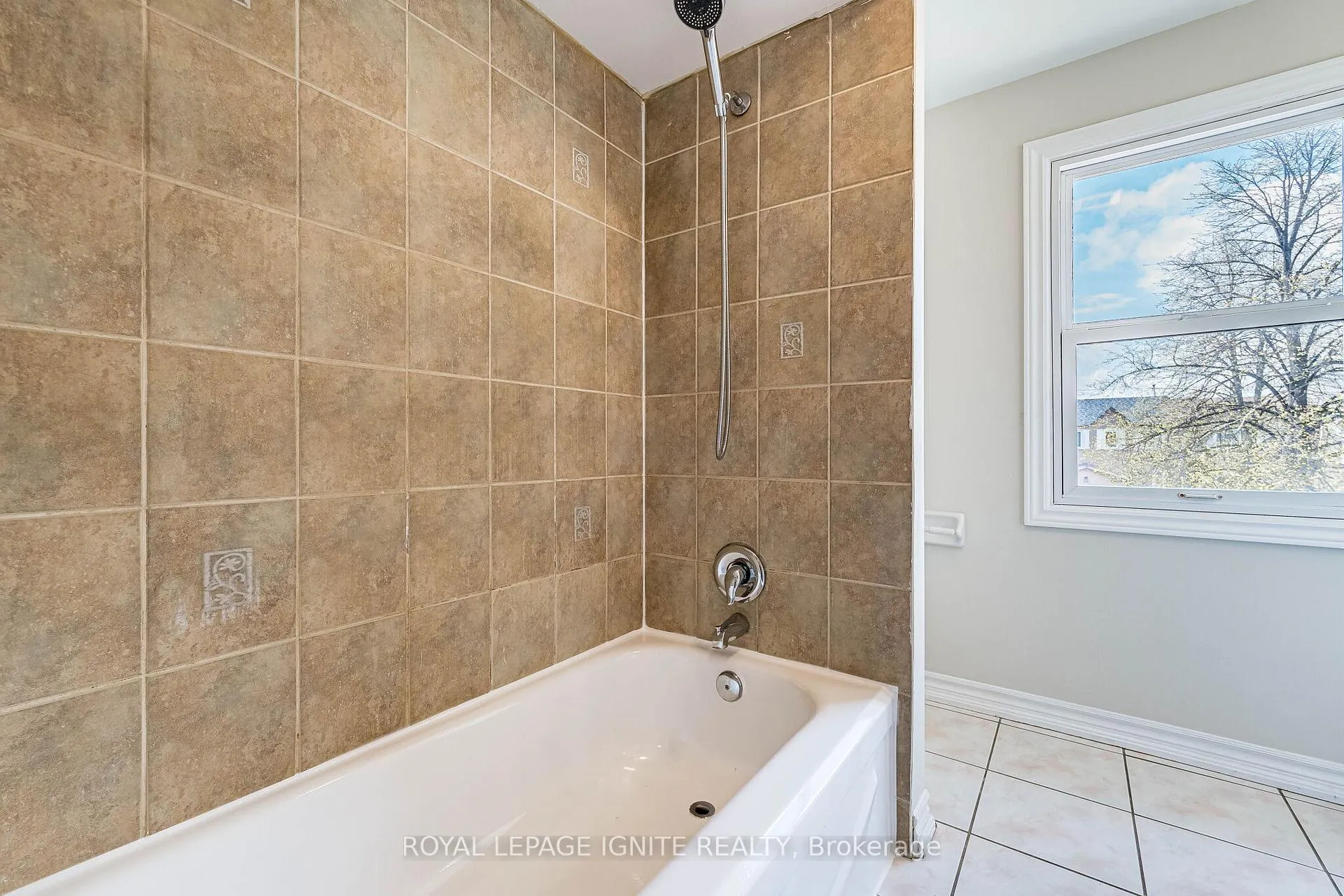 Photo 26 of 73 Cutters Crescent, Brampton, Fletcher's West — HOMEH