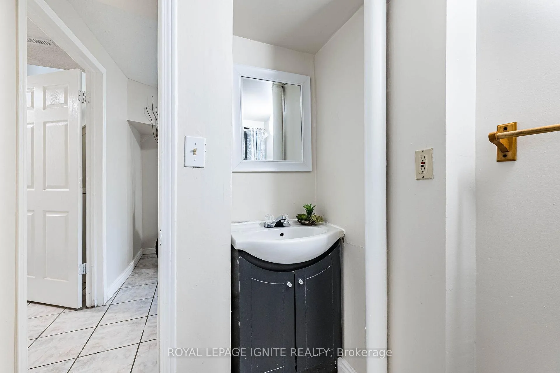 Photo 44 of 73 Cutters Crescent, Brampton, Fletcher's West — HOMEH