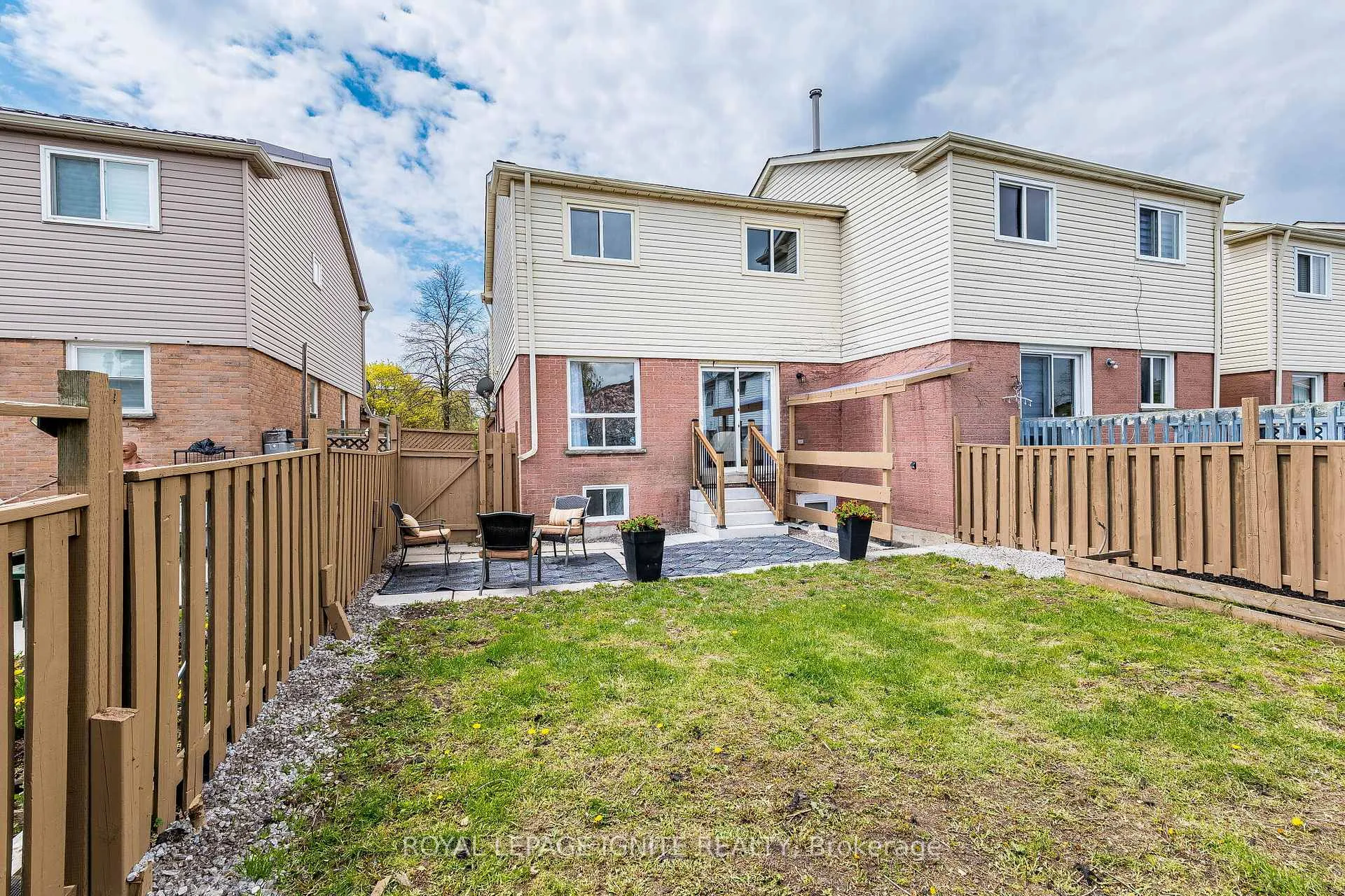 Photo 47 of 73 Cutters Crescent, Brampton, Fletcher's West — HOMEH