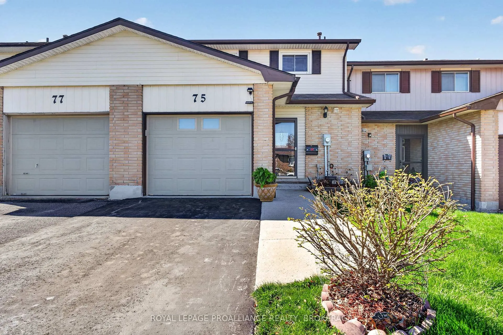 Photo 2 of 75 Windfield Crescent, Kingston, Kingston East (Incl Barret Crt) — HOMEH