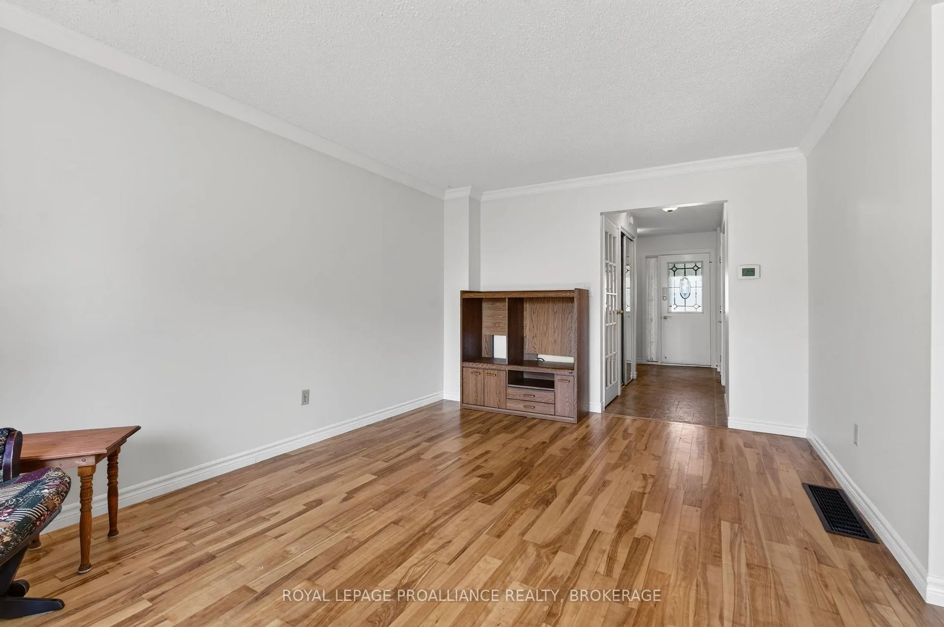 Photo 6 of 75 Windfield Crescent, Kingston, Kingston East (Incl Barret Crt) — HOMEH