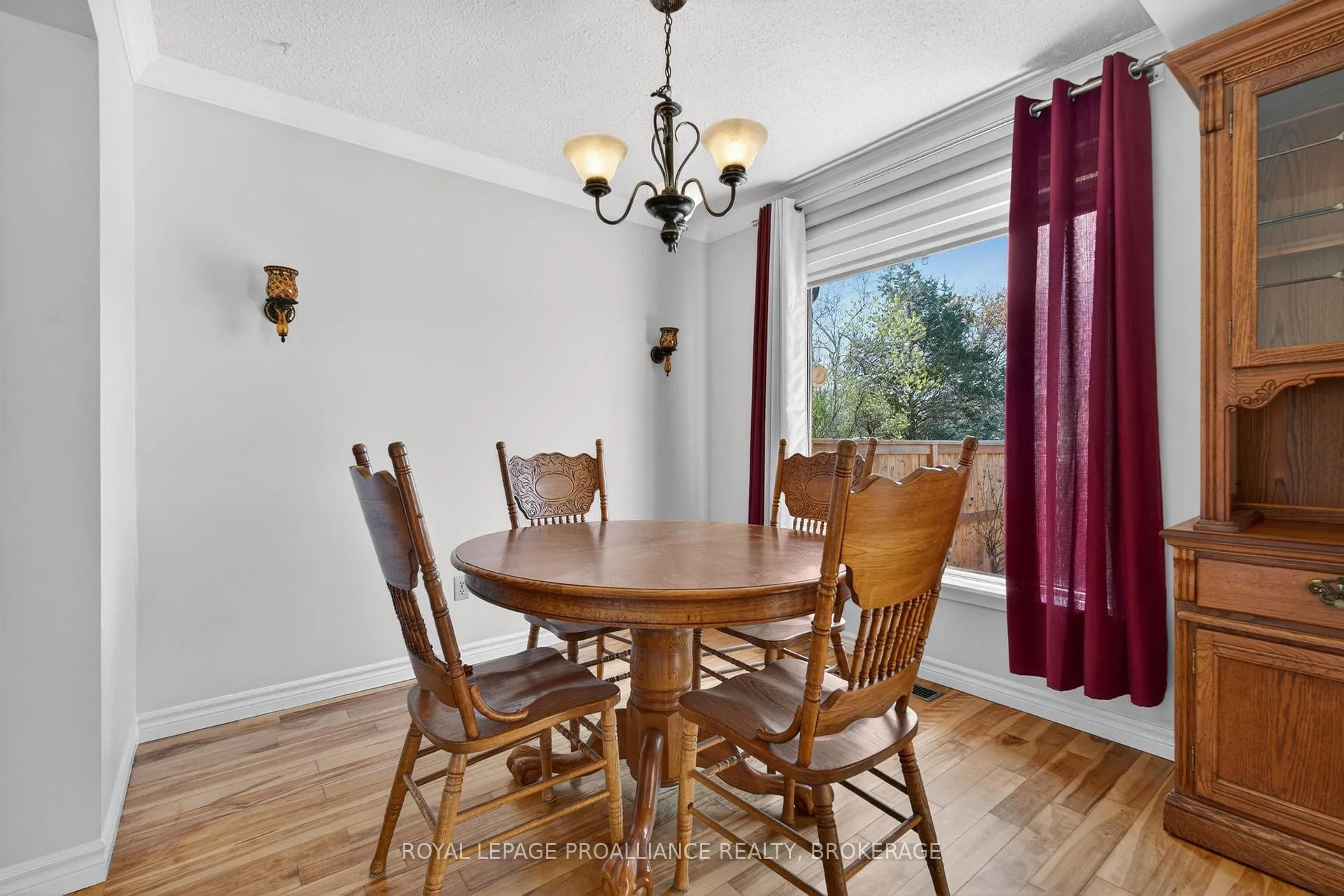 Photo 11 of 75 Windfield Crescent, Kingston, Kingston East (Incl Barret Crt) — HOMEH