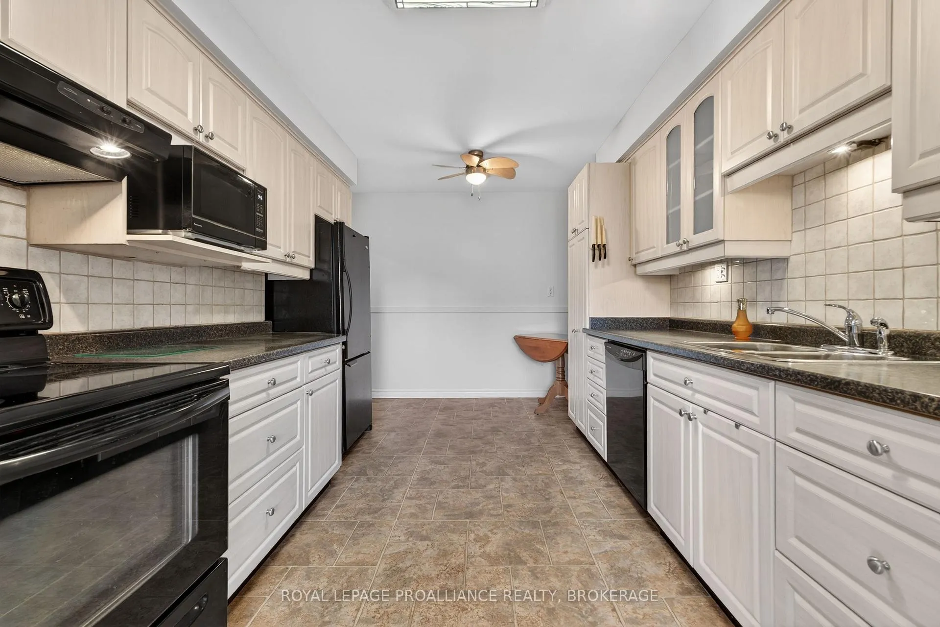 Photo 14 of 75 Windfield Crescent, Kingston, Kingston East (Incl Barret Crt) — HOMEH