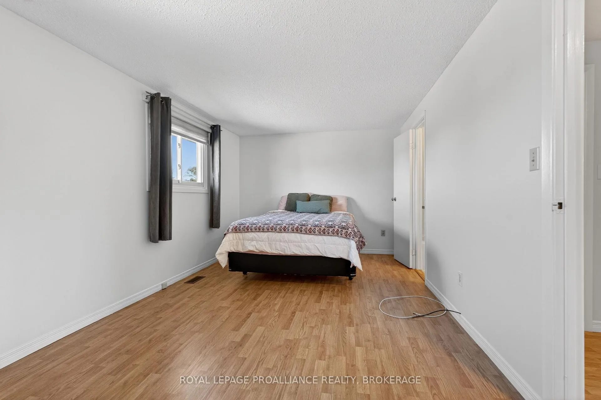 Photo 16 of 75 Windfield Crescent, Kingston, Kingston East (Incl Barret Crt) — HOMEH