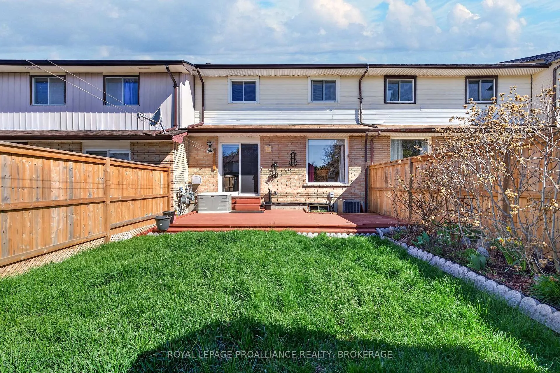 Photo 32 of 75 Windfield Crescent, Kingston, Kingston East (Incl Barret Crt) — HOMEH