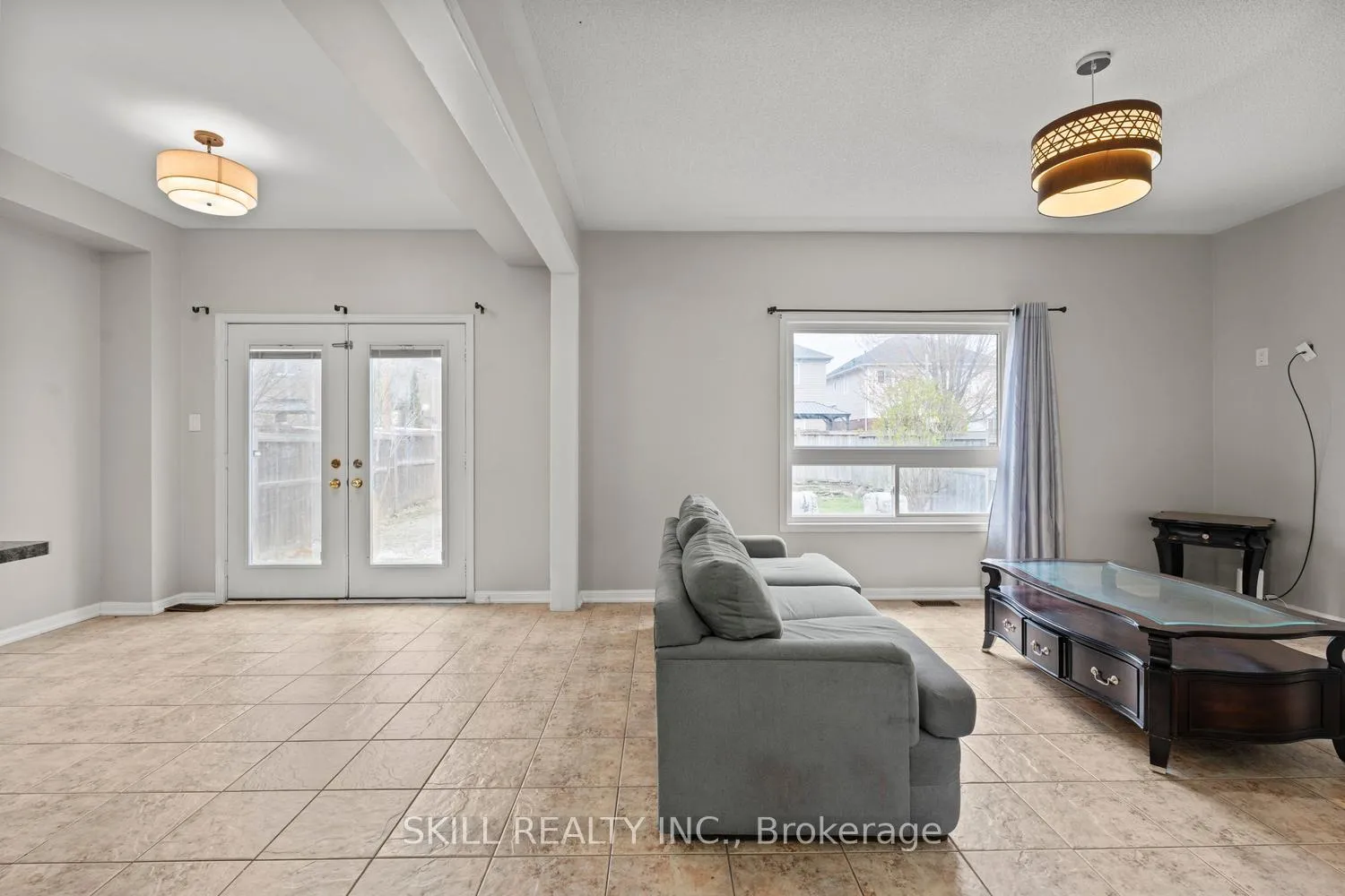 Photo 5 of 73 Coronation Parkway, Barrie, Innis-Shore — HOMEH