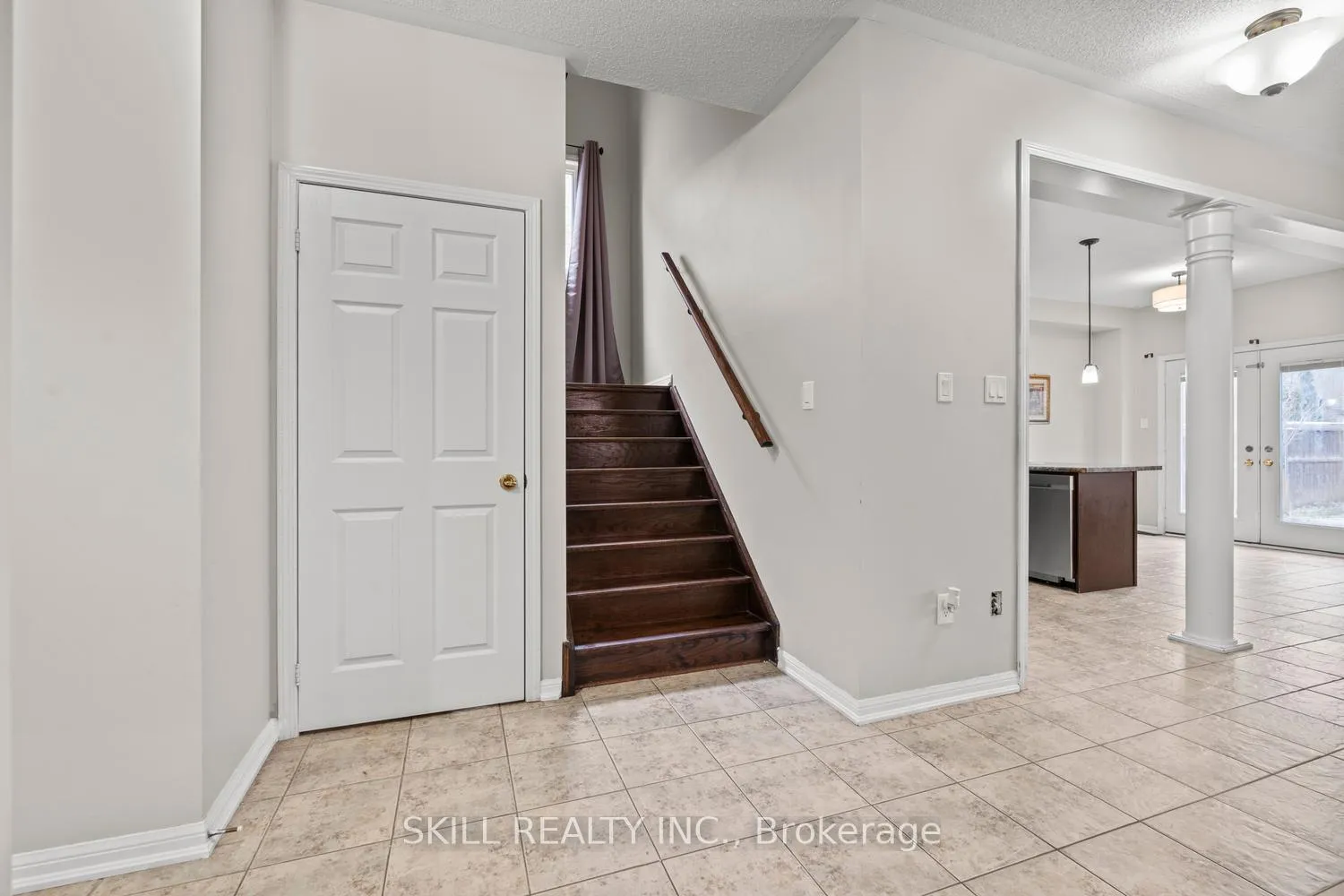 Photo 12 of 73 Coronation Parkway, Barrie, Innis-Shore — HOMEH