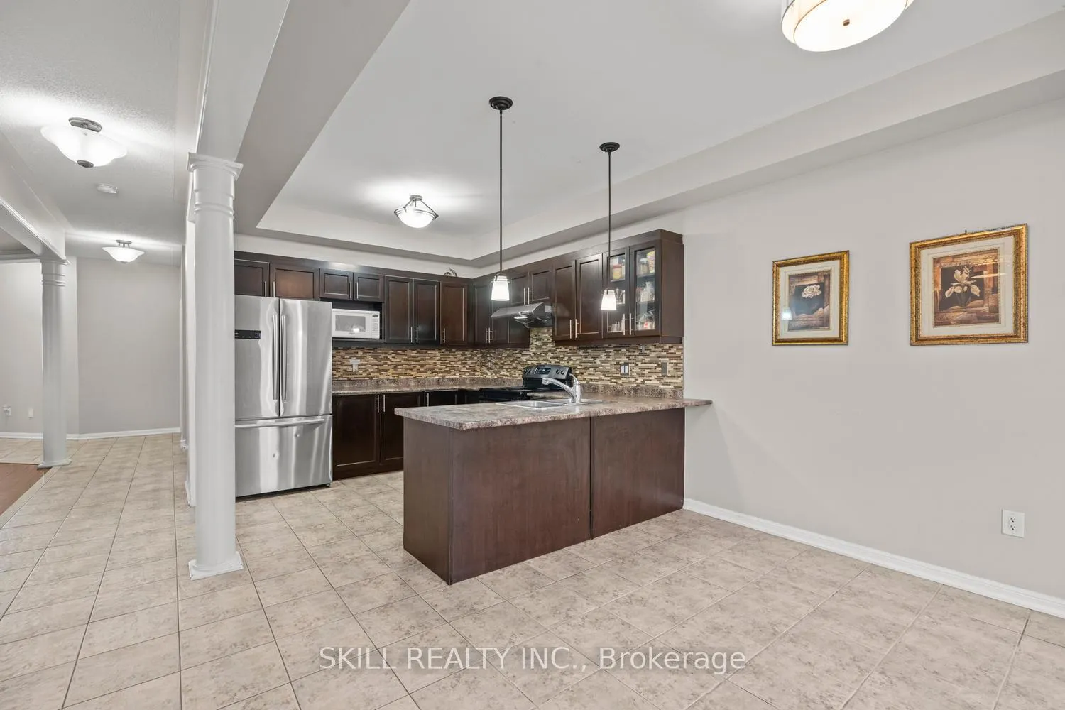Photo 13 of 73 Coronation Parkway, Barrie, Innis-Shore — HOMEH