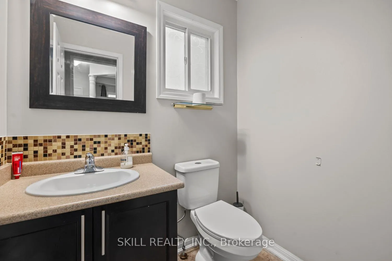 Photo 18 of 73 Coronation Parkway, Barrie, Innis-Shore — HOMEH
