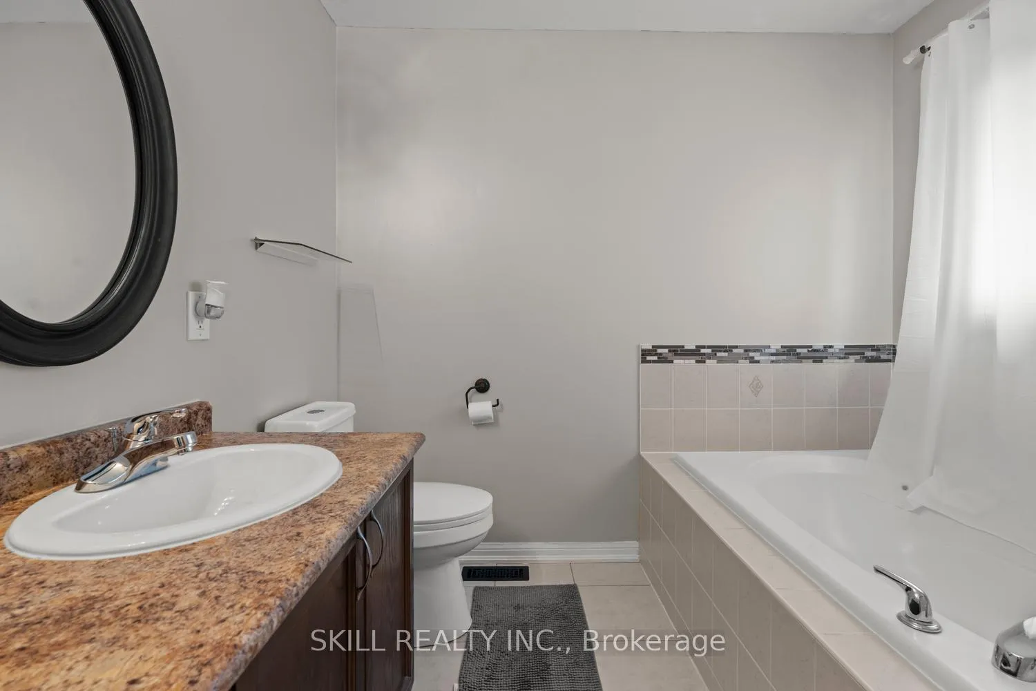 Photo 19 of 73 Coronation Parkway, Barrie, Innis-Shore — HOMEH