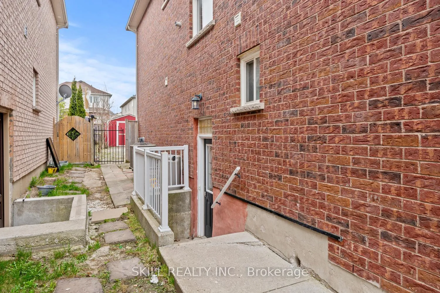Photo 29 of 73 Coronation Parkway, Barrie, Innis-Shore — HOMEH