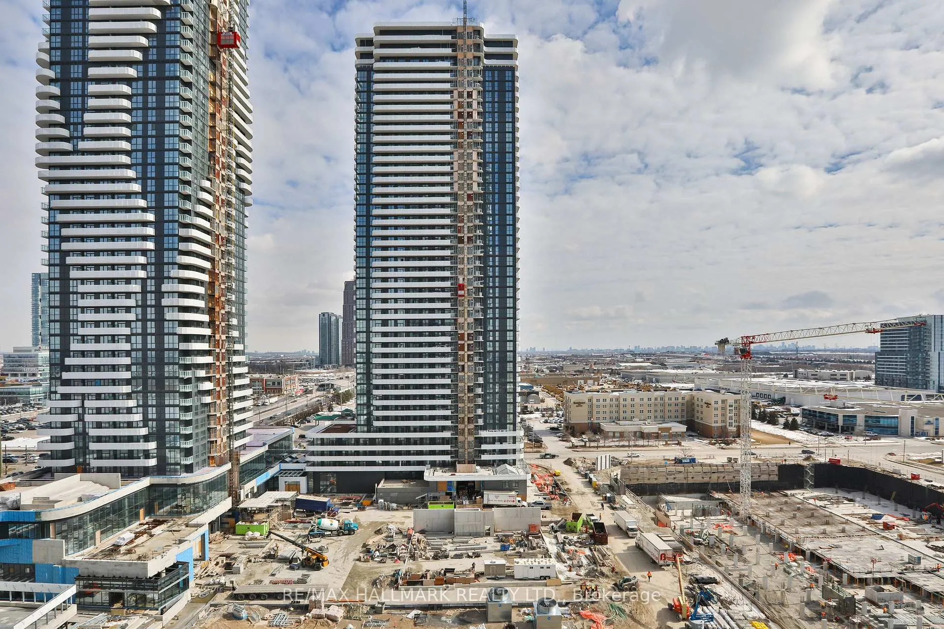 Photo 4 of Unit 3206, 195 Commerce Street, Vaughan, Vaughan Corporate Centre — HOMEH
