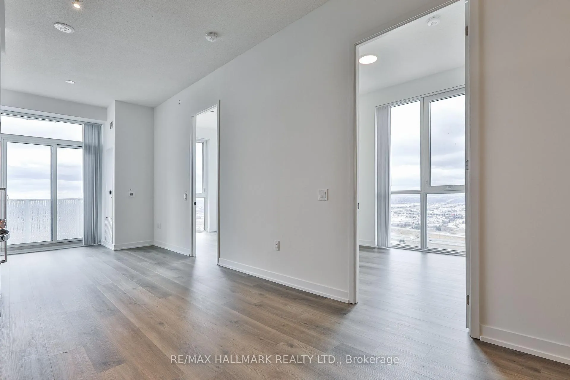 Photo 8 of Unit 3206, 195 Commerce Street, Vaughan, Vaughan Corporate Centre — HOMEH
