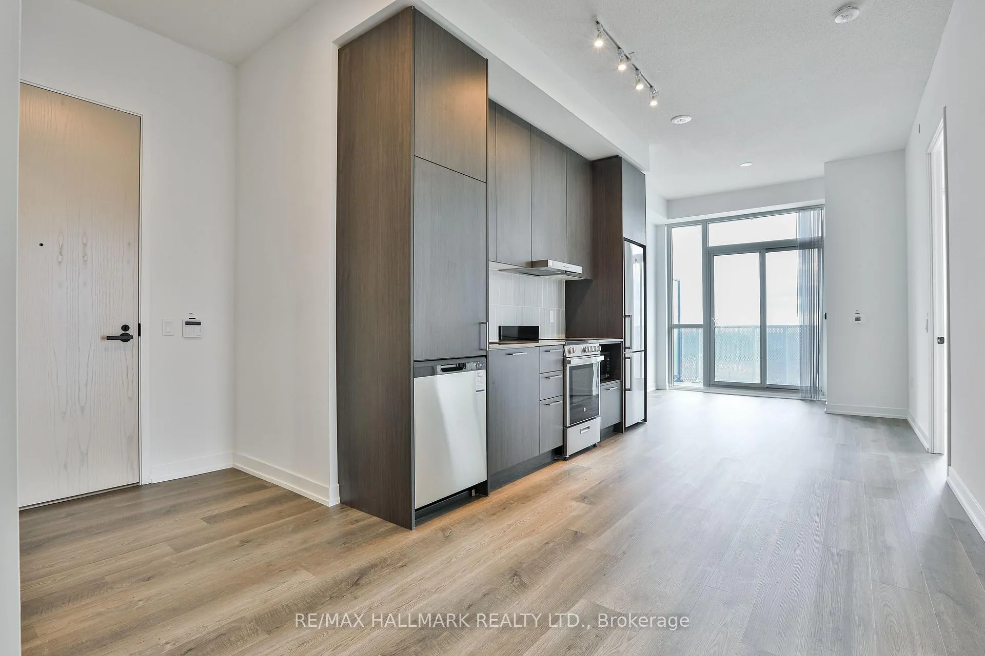 Photo 9 of Unit 3206, 195 Commerce Street, Vaughan, Vaughan Corporate Centre — HOMEH