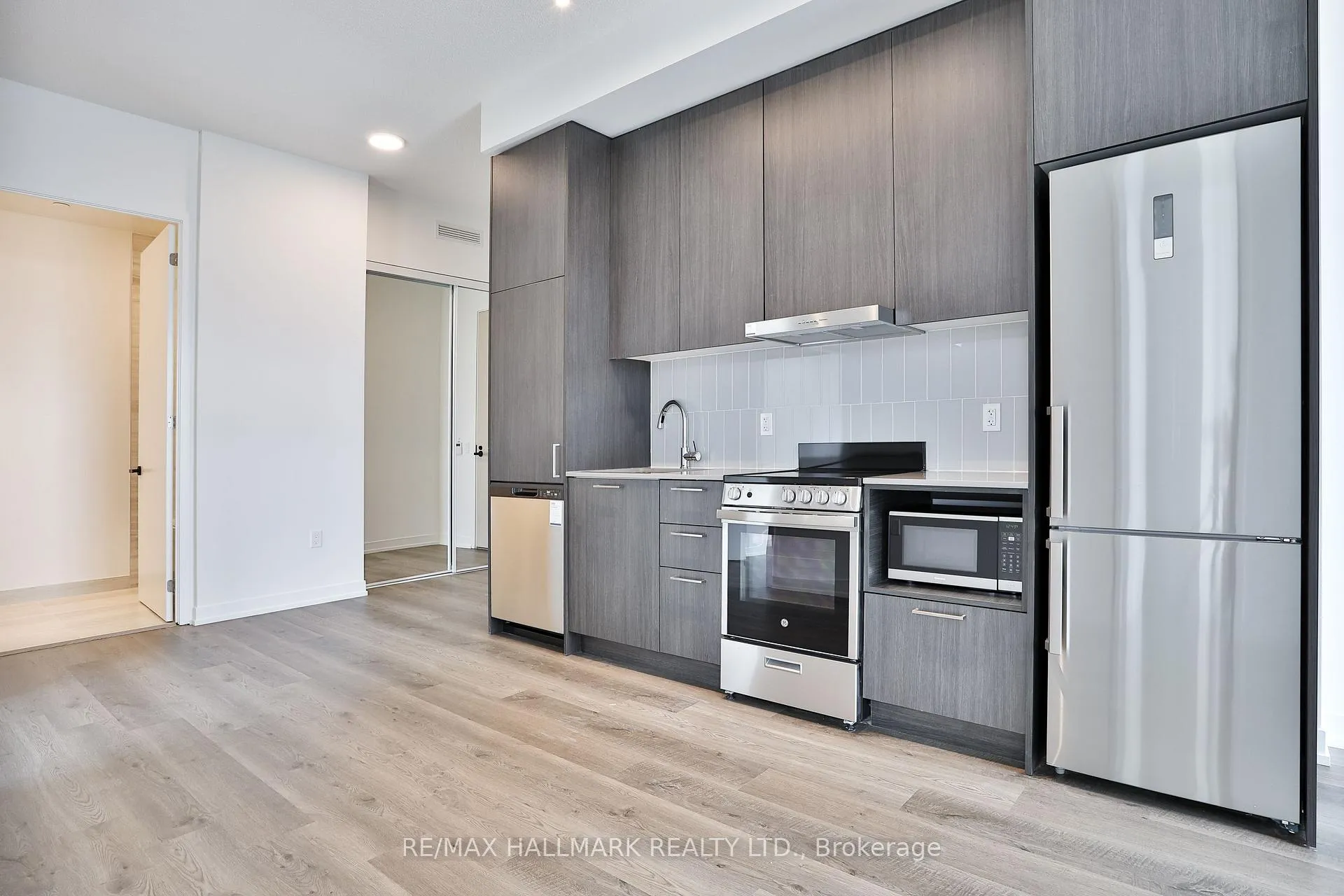 Photo 11 of Unit 3206, 195 Commerce Street, Vaughan, Vaughan Corporate Centre — HOMEH
