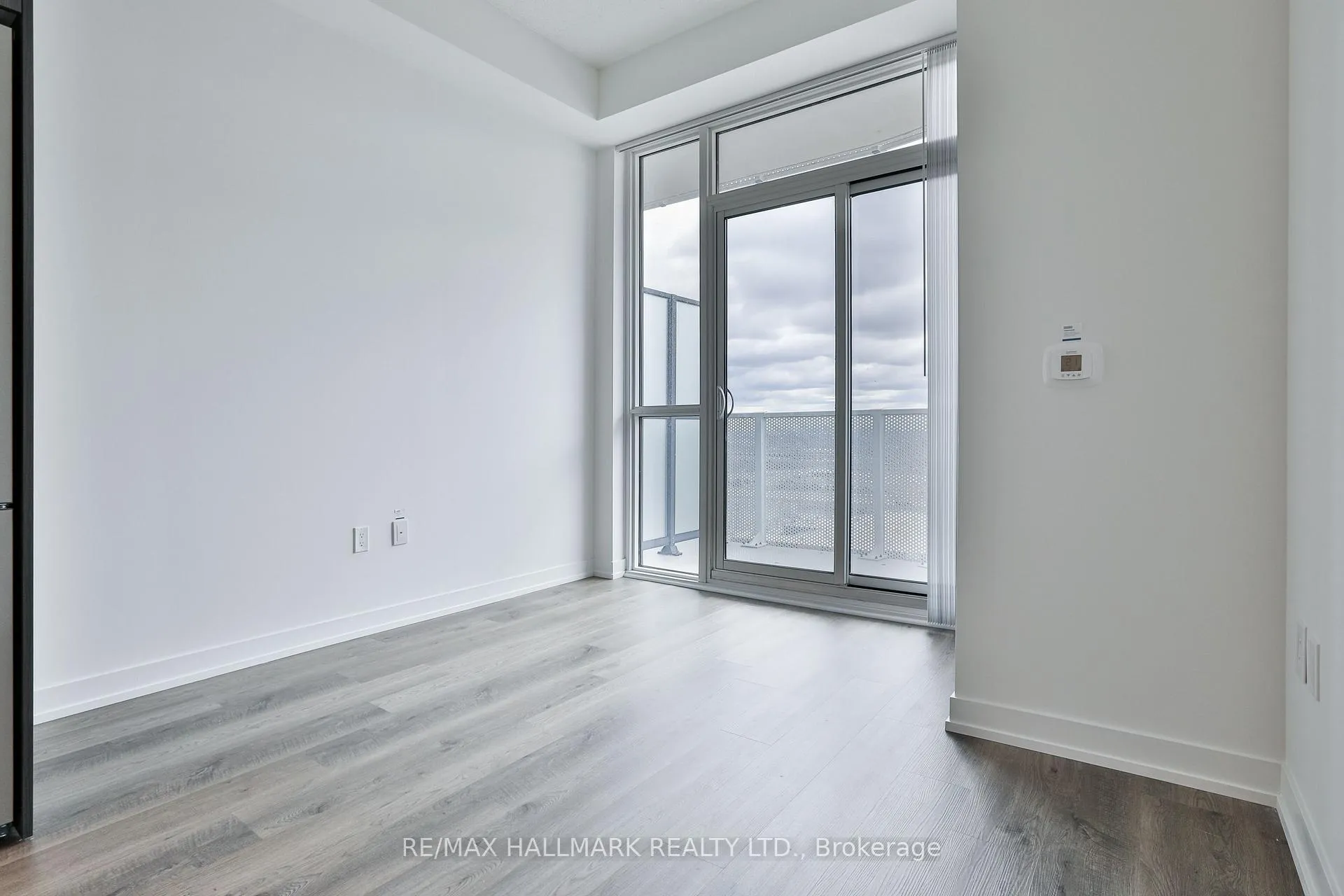 Photo 13 of Unit 3206, 195 Commerce Street, Vaughan, Vaughan Corporate Centre — HOMEH