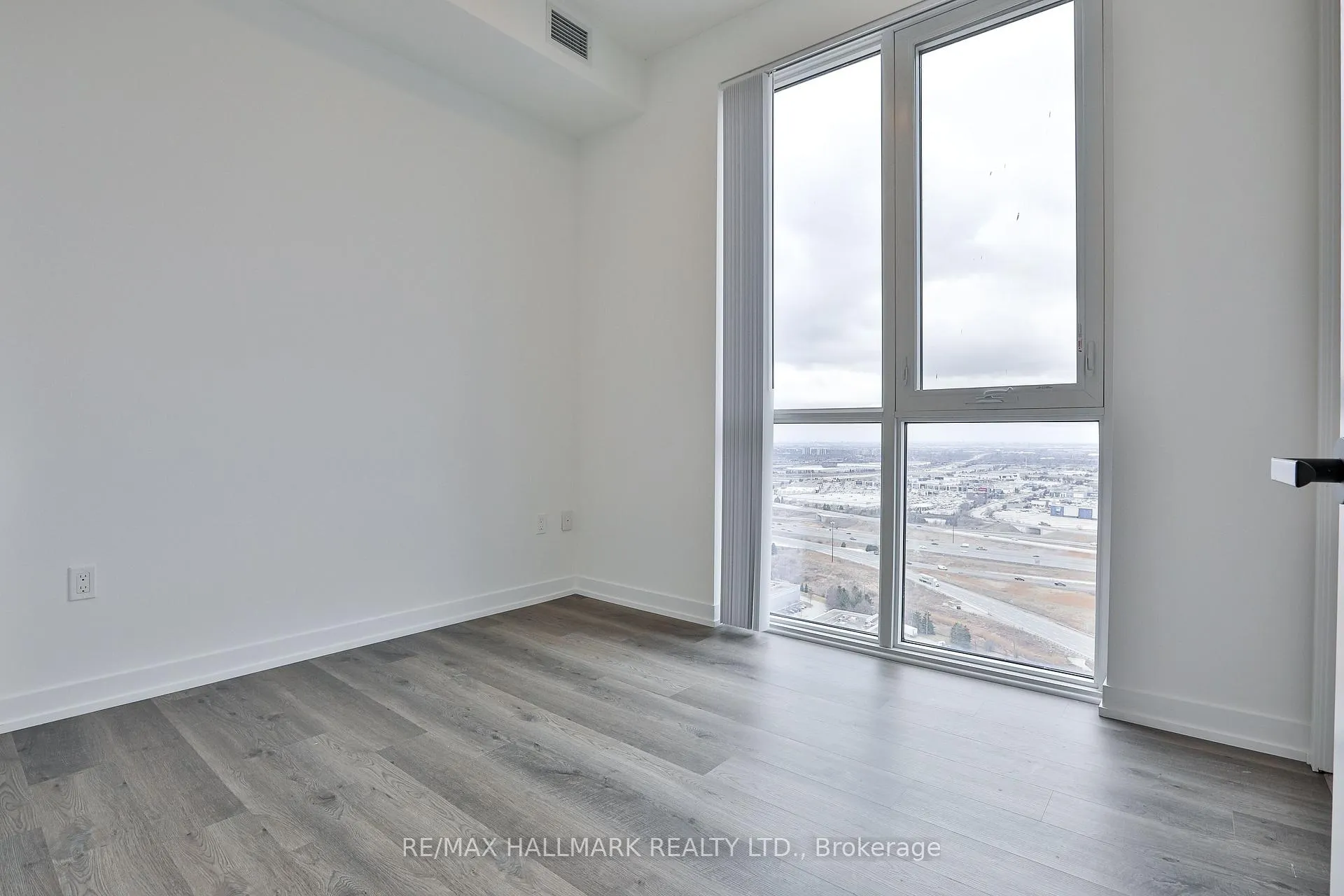Photo 19 of Unit 3206, 195 Commerce Street, Vaughan, Vaughan Corporate Centre — HOMEH