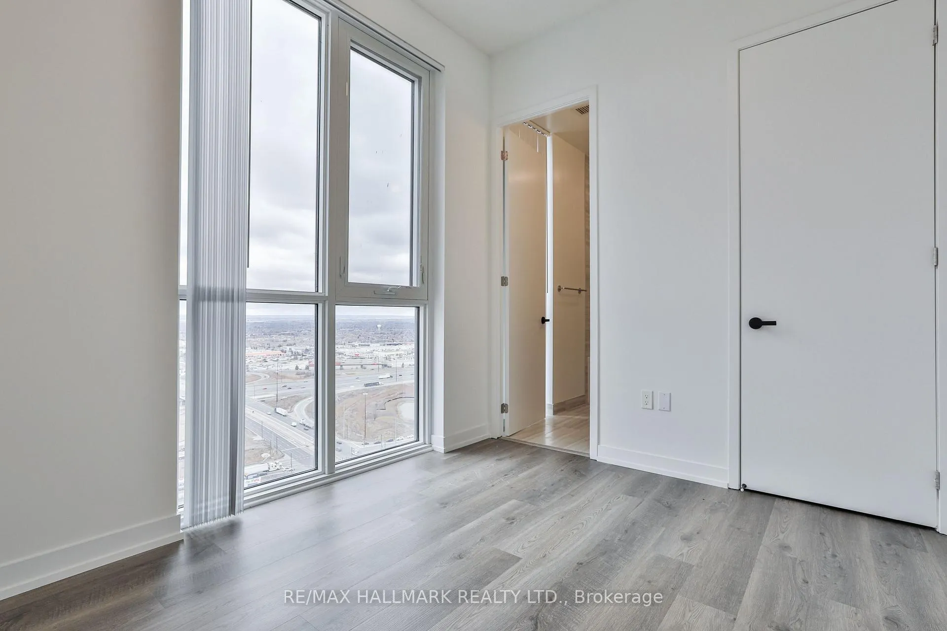 Photo 20 of Unit 3206, 195 Commerce Street, Vaughan, Vaughan Corporate Centre — HOMEH