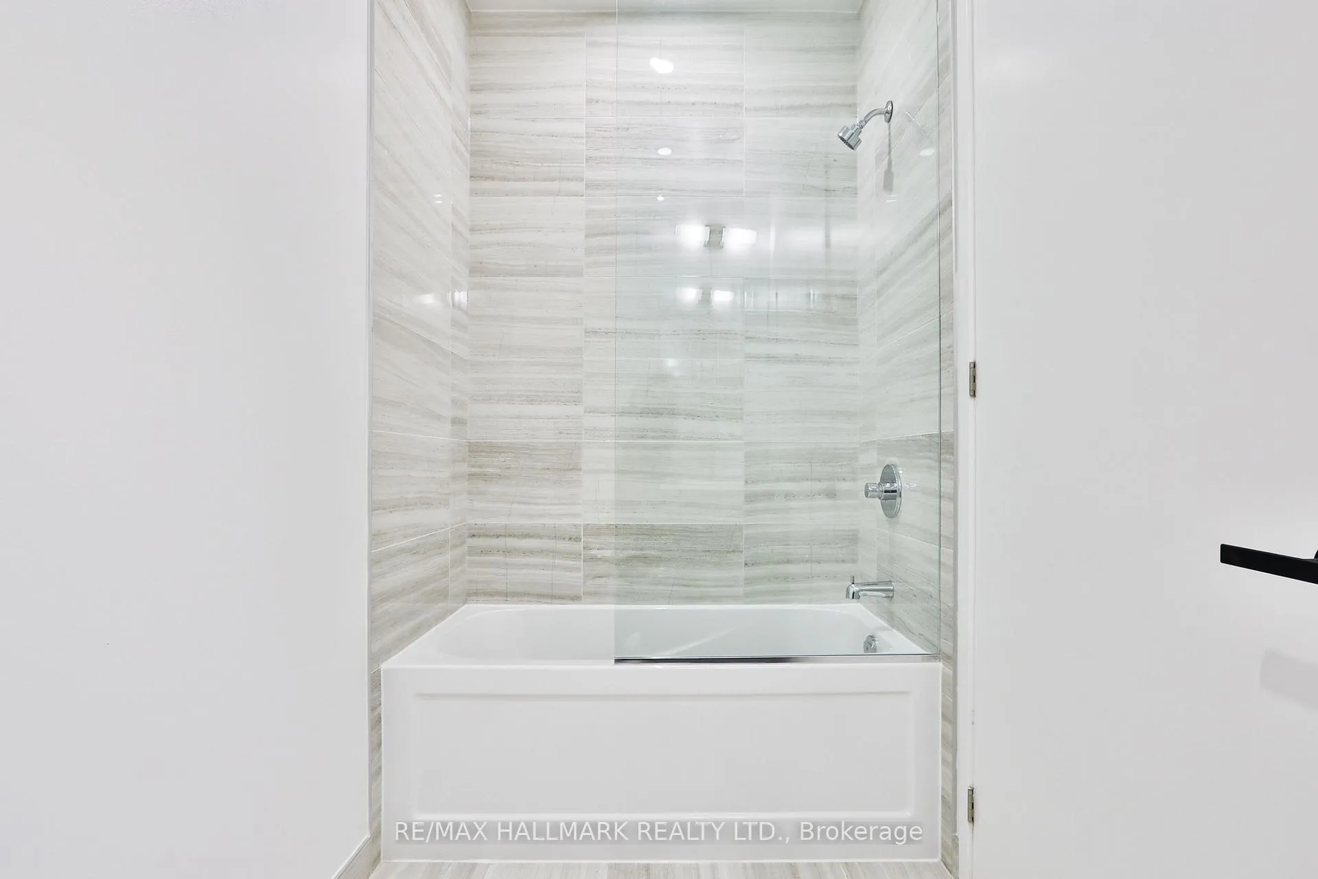 Photo 25 of Unit 3206, 195 Commerce Street, Vaughan, Vaughan Corporate Centre — HOMEH