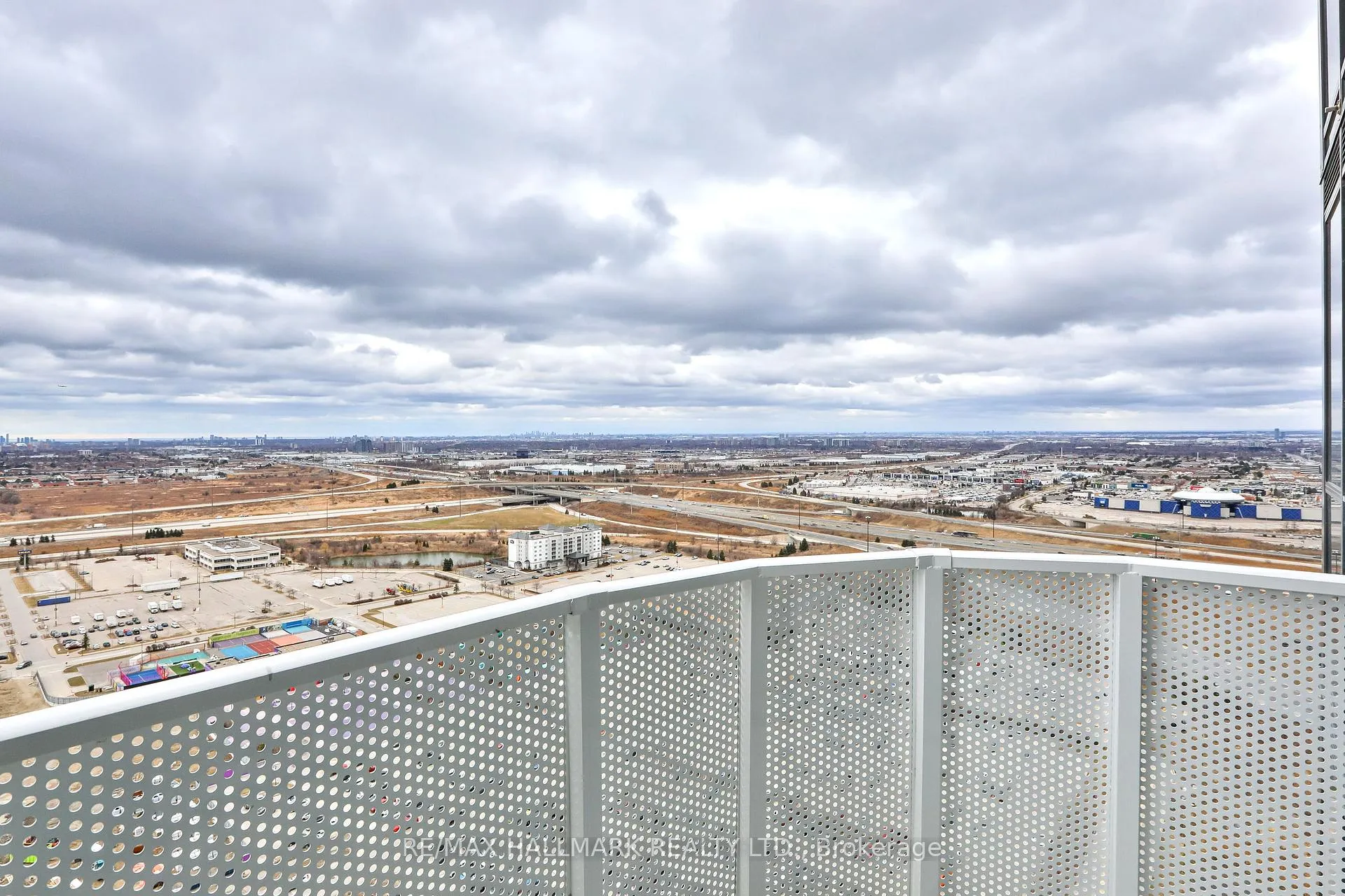 Photo 27 of Unit 3206, 195 Commerce Street, Vaughan, Vaughan Corporate Centre — HOMEH