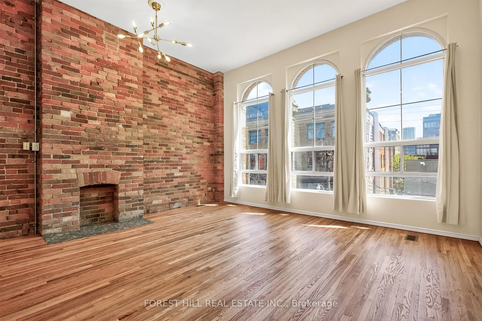 Photo 6 of Unit 3, 492 Queen Street W, Toronto, Kensington-Chinatown — HOMEH