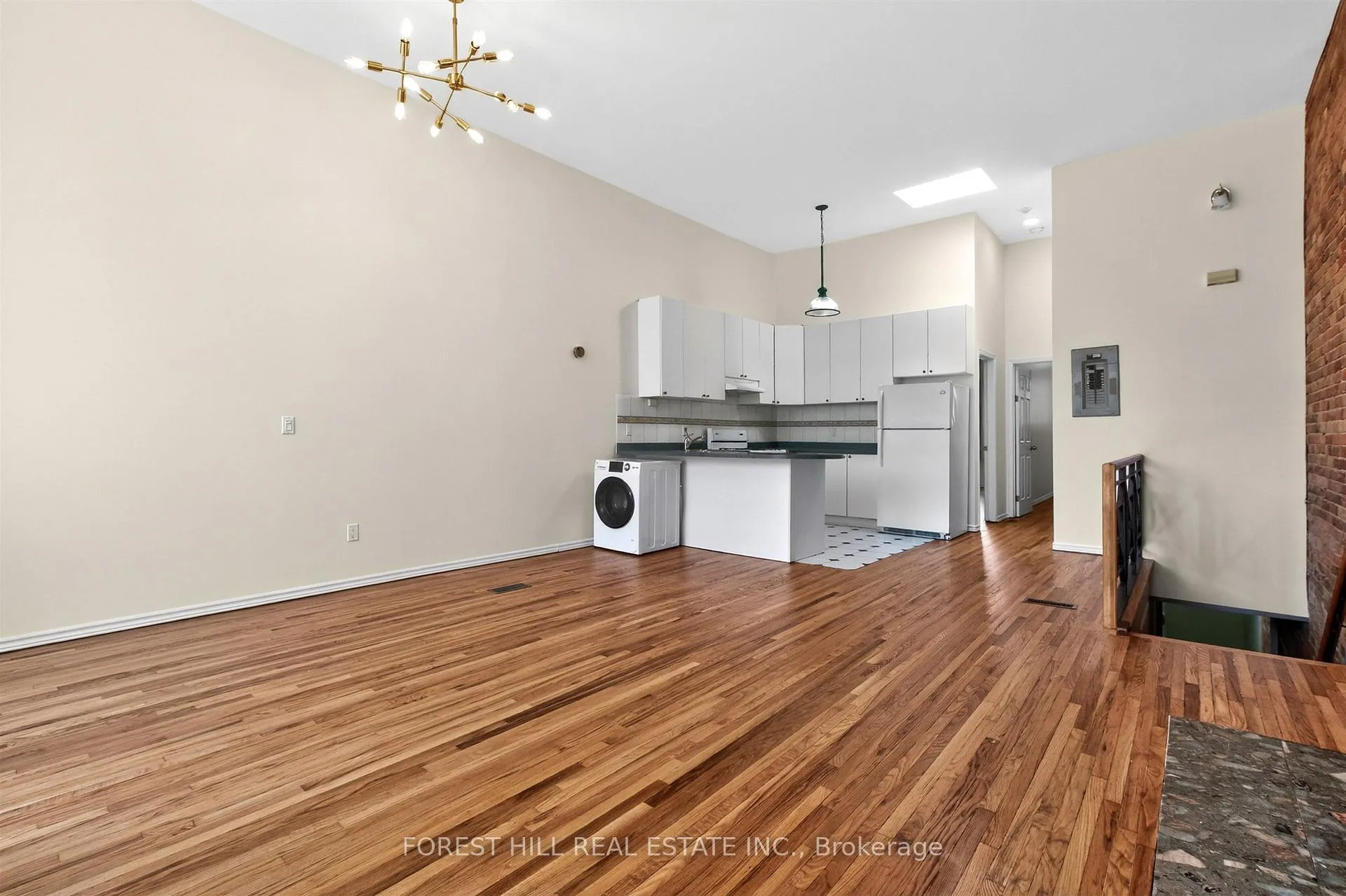 Photo 9 of Unit 3, 492 Queen Street W, Toronto, Kensington-Chinatown — HOMEH