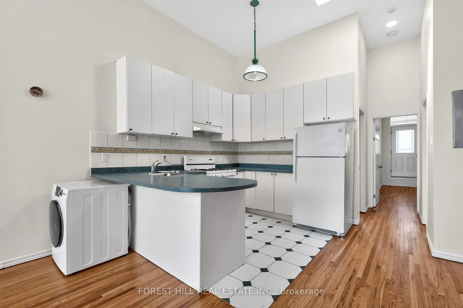 Photo 11 of Unit 3, 492 Queen Street W, Toronto, Kensington-Chinatown — HOMEH