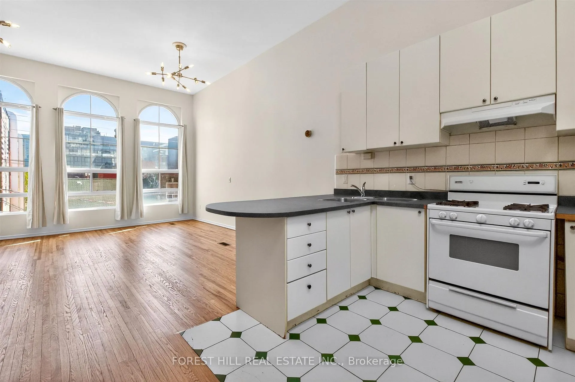Photo 13 of Unit 3, 492 Queen Street W, Toronto, Kensington-Chinatown — HOMEH