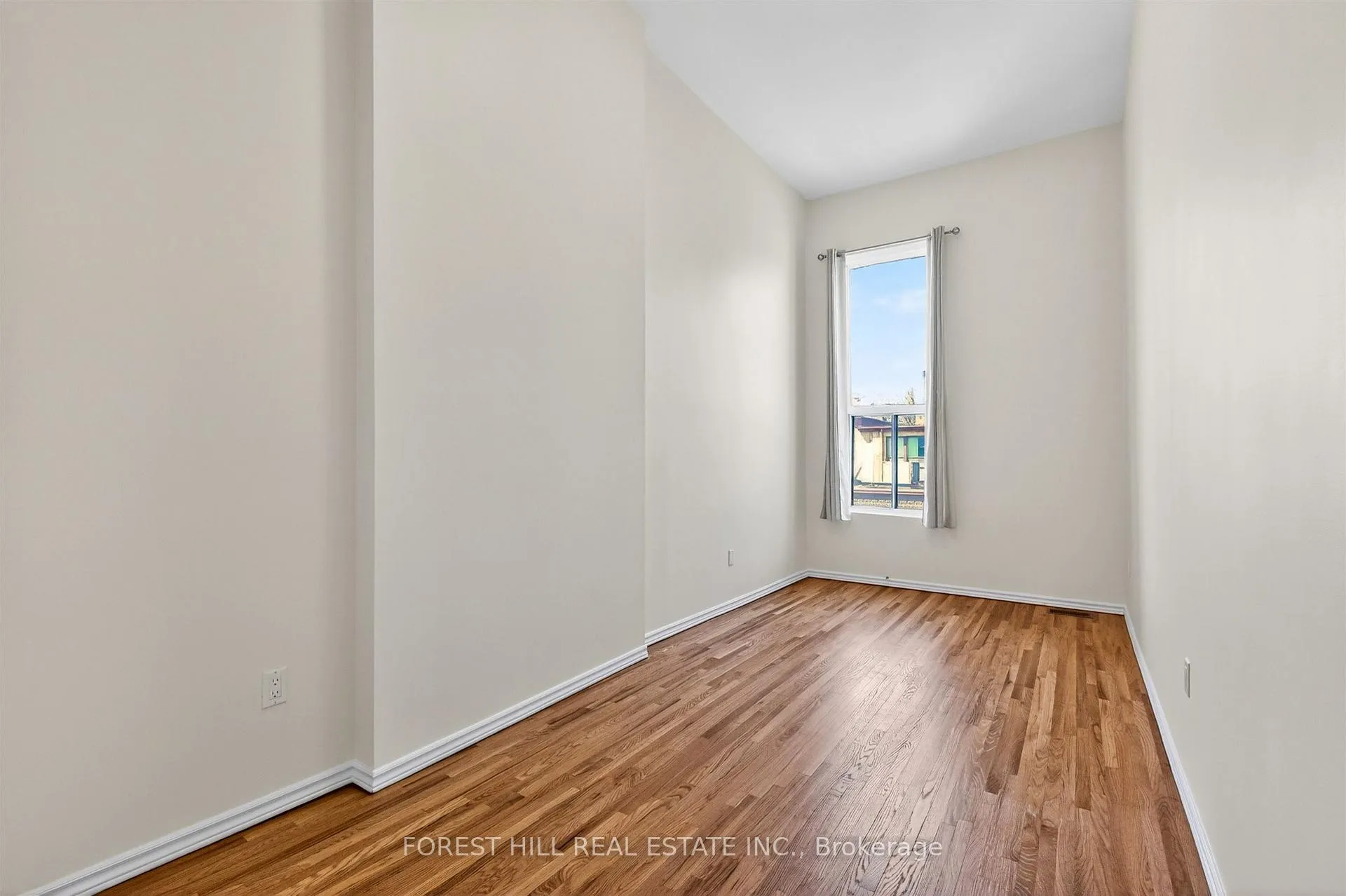 Photo 14 of Unit 3, 492 Queen Street W, Toronto, Kensington-Chinatown — HOMEH