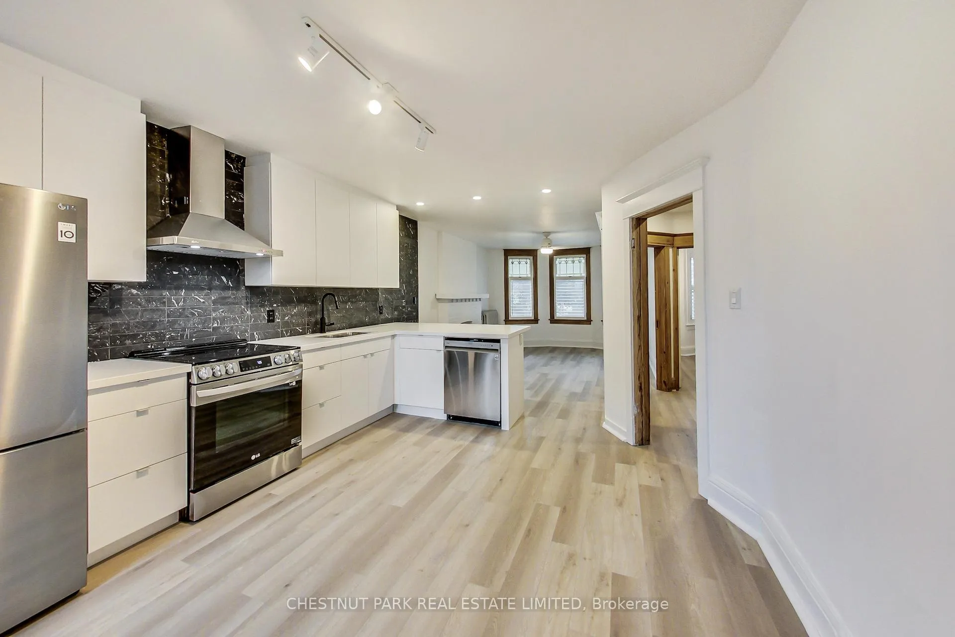 Photo 10 of Unit Upper, 37 Tyndall Avenue, Toronto, South Parkdale — HOMEH
