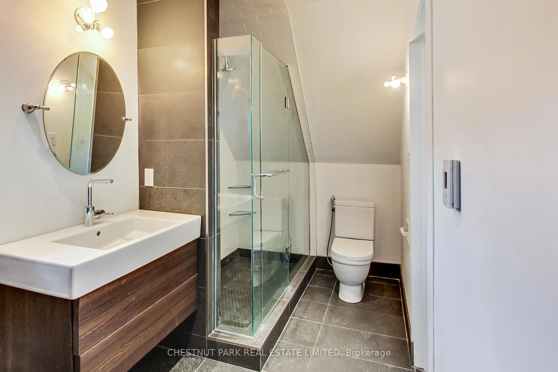 Photo 21 of Unit Upper, 37 Tyndall Avenue, Toronto, South Parkdale — HOMEH