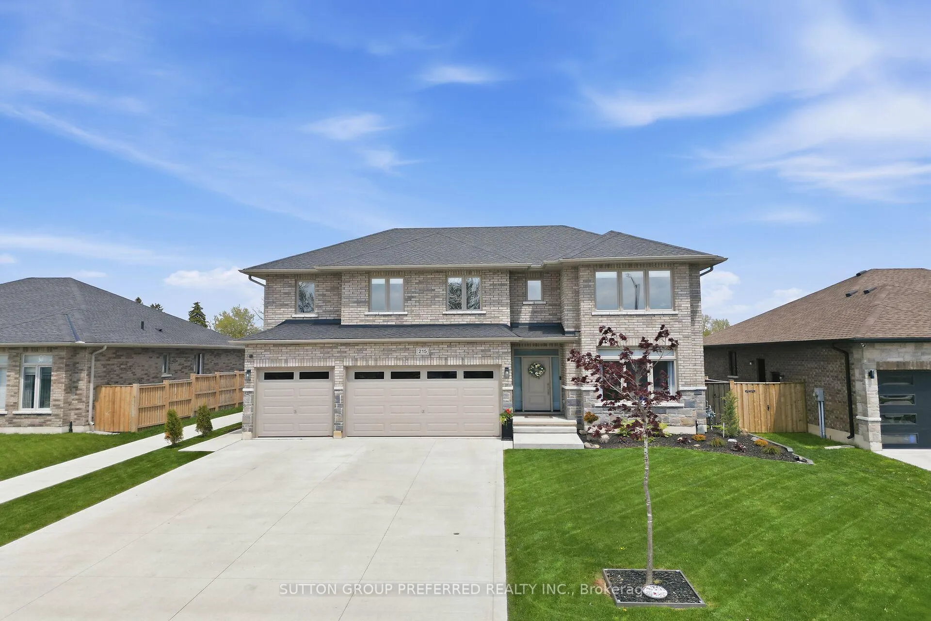 Photo of 215 Leitch Street