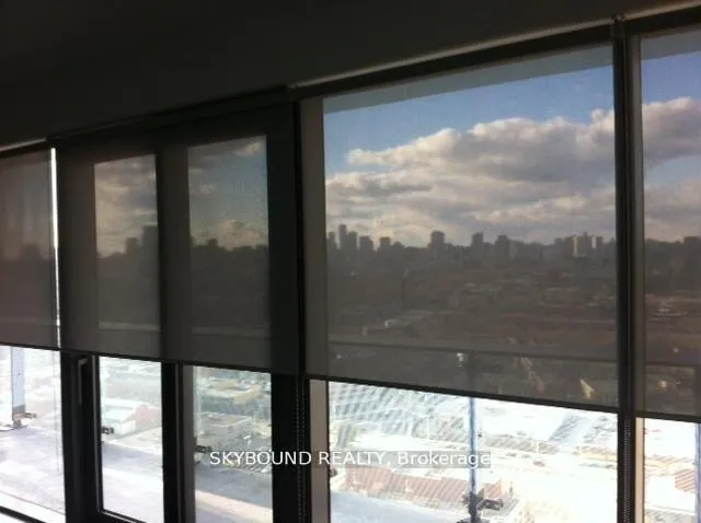 Photo 4 of Unit 2703, 70 Distillery Lane, Toronto, Waterfront Communities — HOMEH