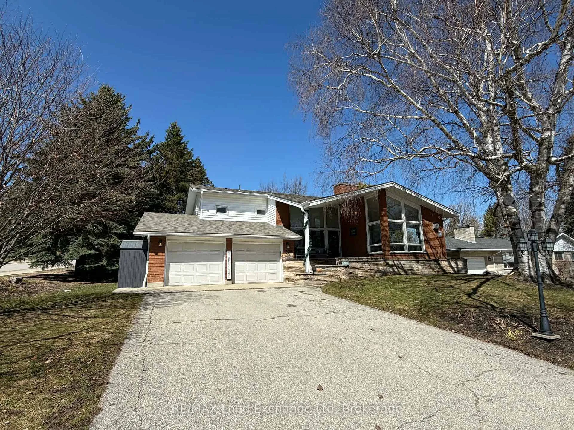 Photo 1 of 320 Summit Drive, North Huron, Wingham — HOMEH