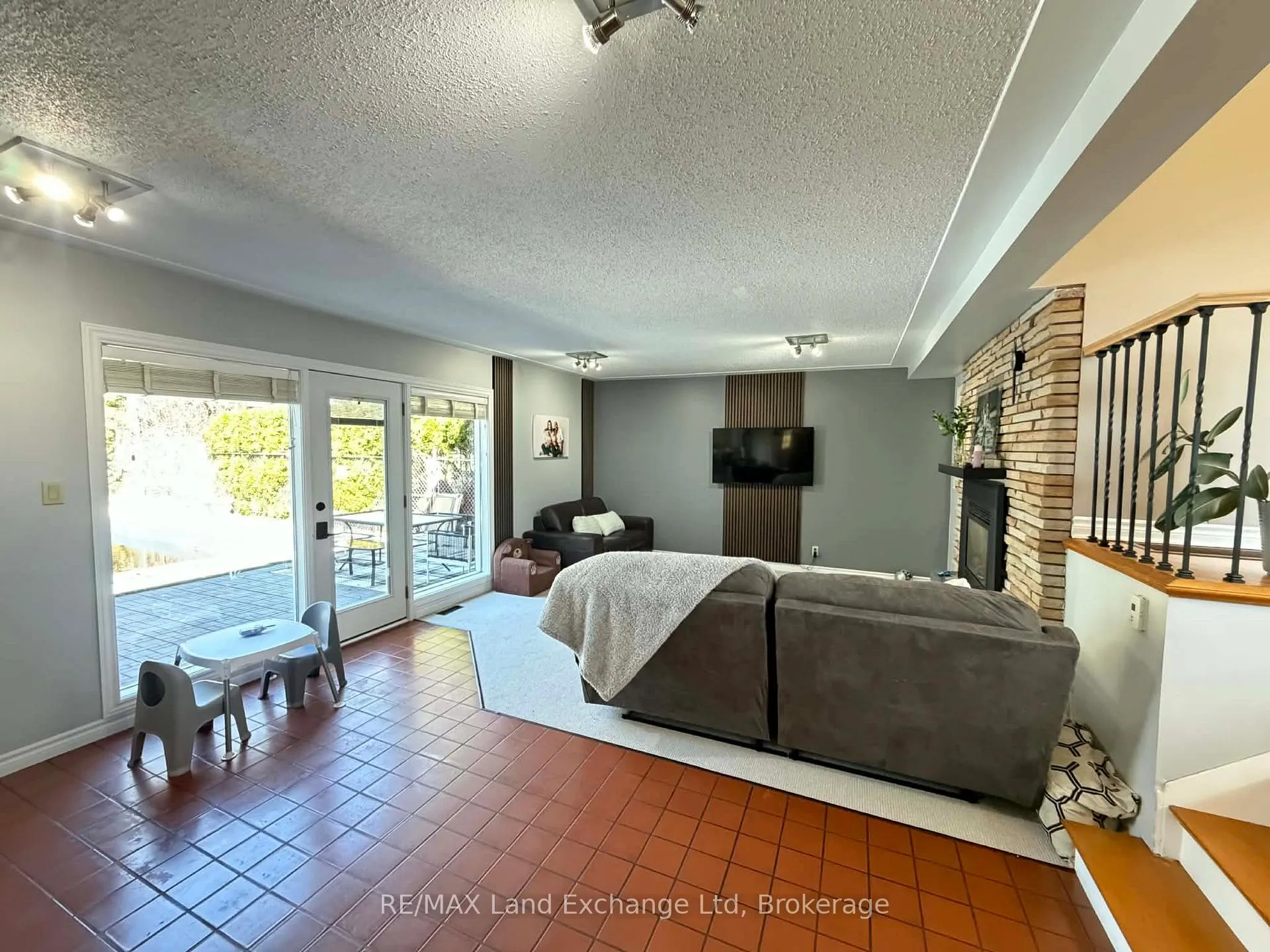 Photo 11 of 320 Summit Drive, North Huron, Wingham — HOMEH
