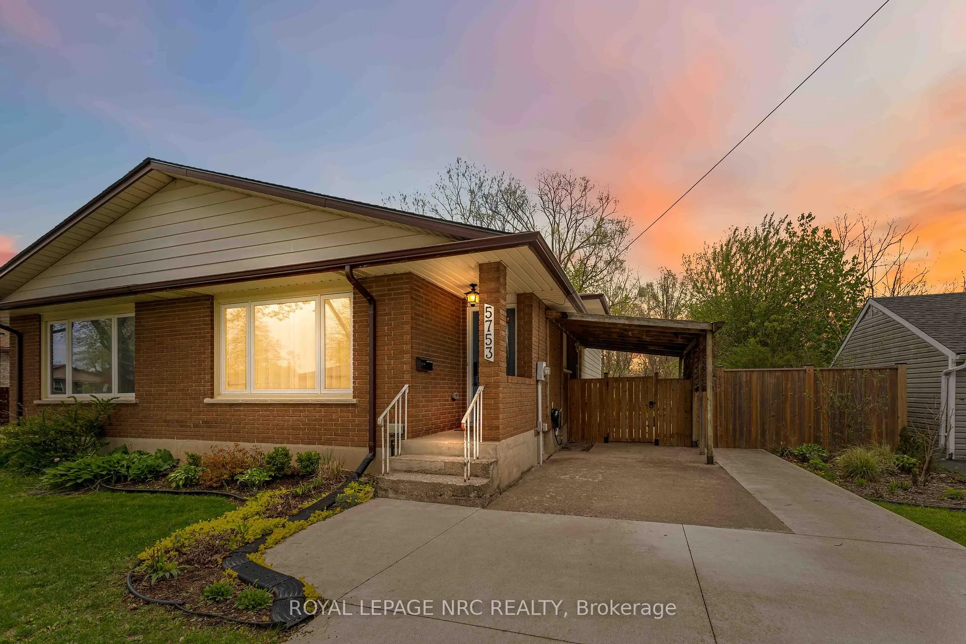 Photo 3 of 5753 Vine Street, Niagara Falls, Church's Lane — HOMEH