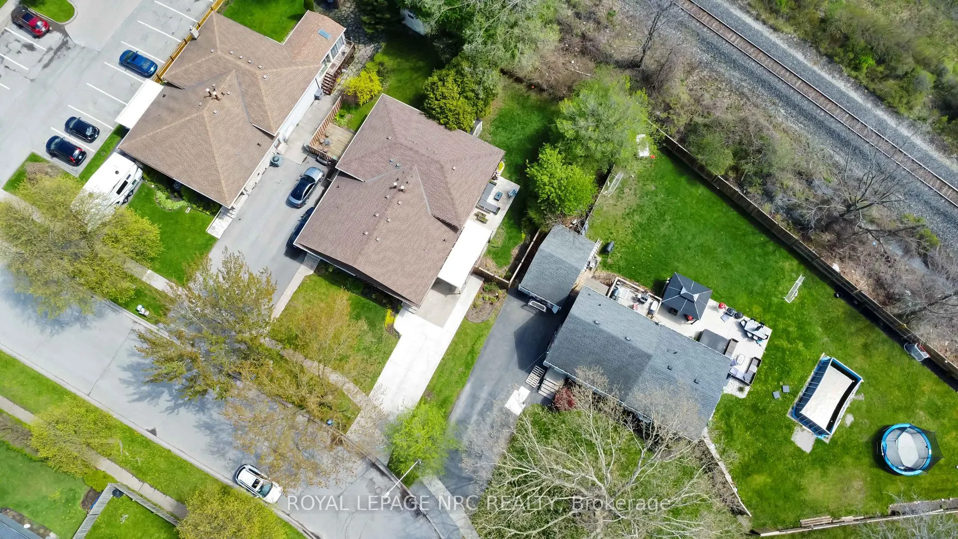 Photo 36 of 5753 Vine Street, Niagara Falls, Church's Lane — HOMEH