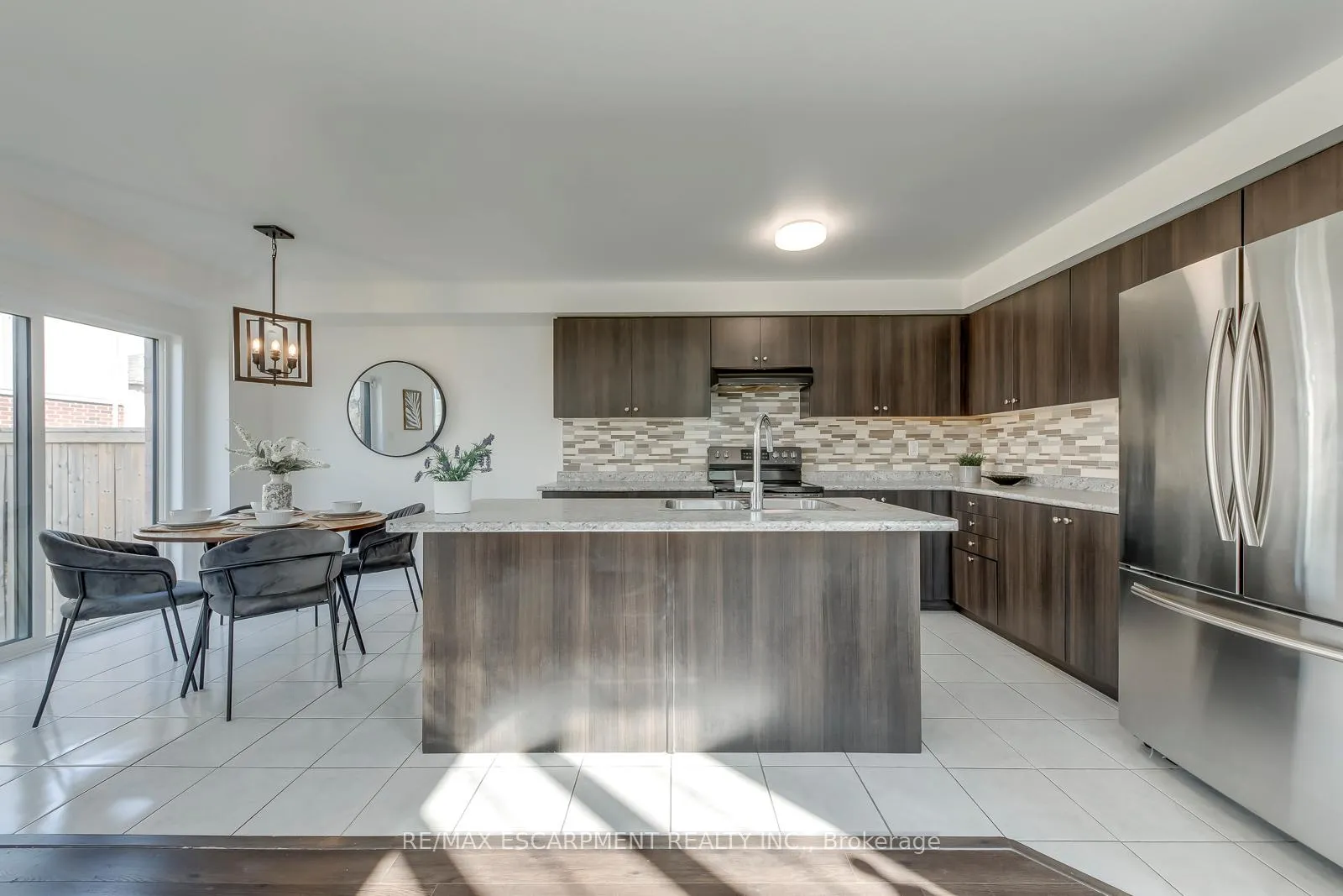 Photo 16 of 96 Arnold Marshall Boulevard, Haldimand — HOMEH