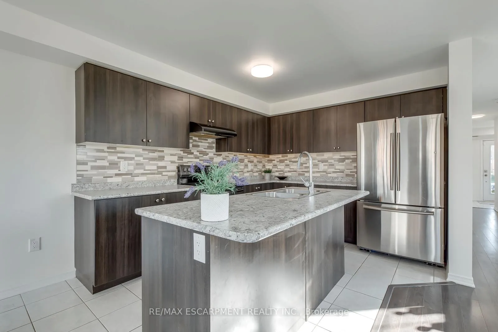 Photo 17 of 96 Arnold Marshall Boulevard, Haldimand — HOMEH