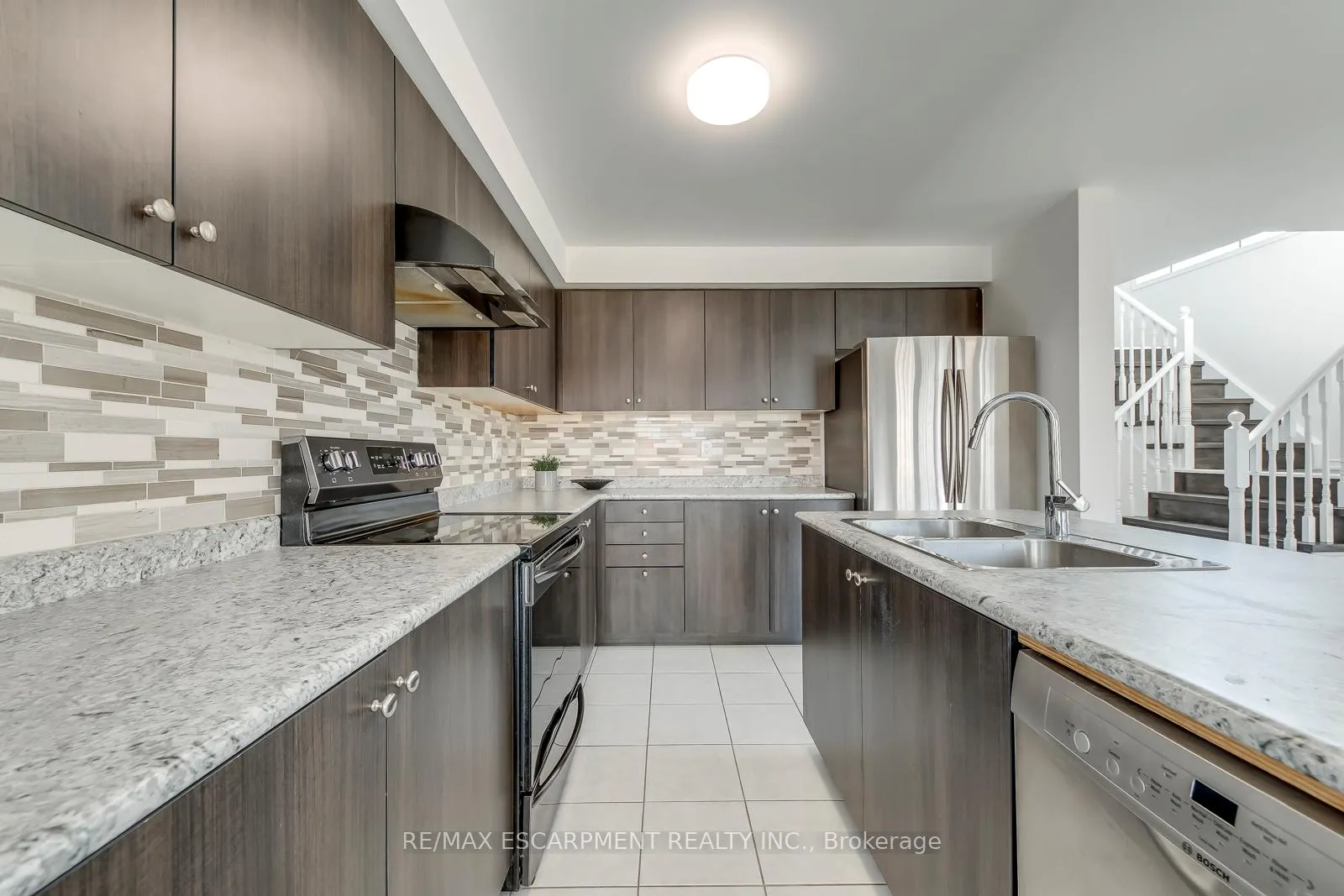 Photo 18 of 96 Arnold Marshall Boulevard, Haldimand — HOMEH