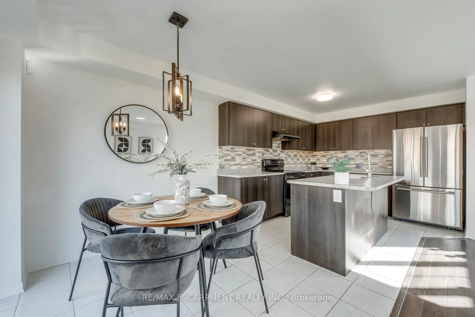 Photo 24 of 96 Arnold Marshall Boulevard, Haldimand — HOMEH
