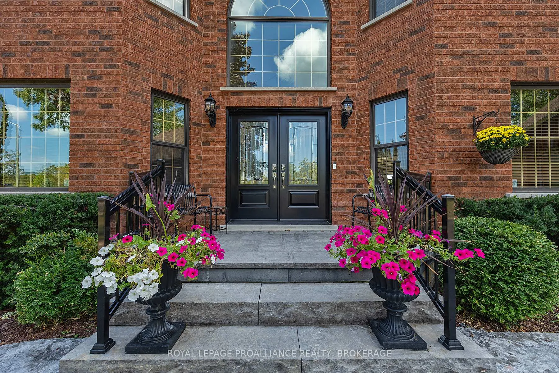 Photo 4 of 4750 Bath Road, Loyalist, Lennox and Addington - South — HOMEH