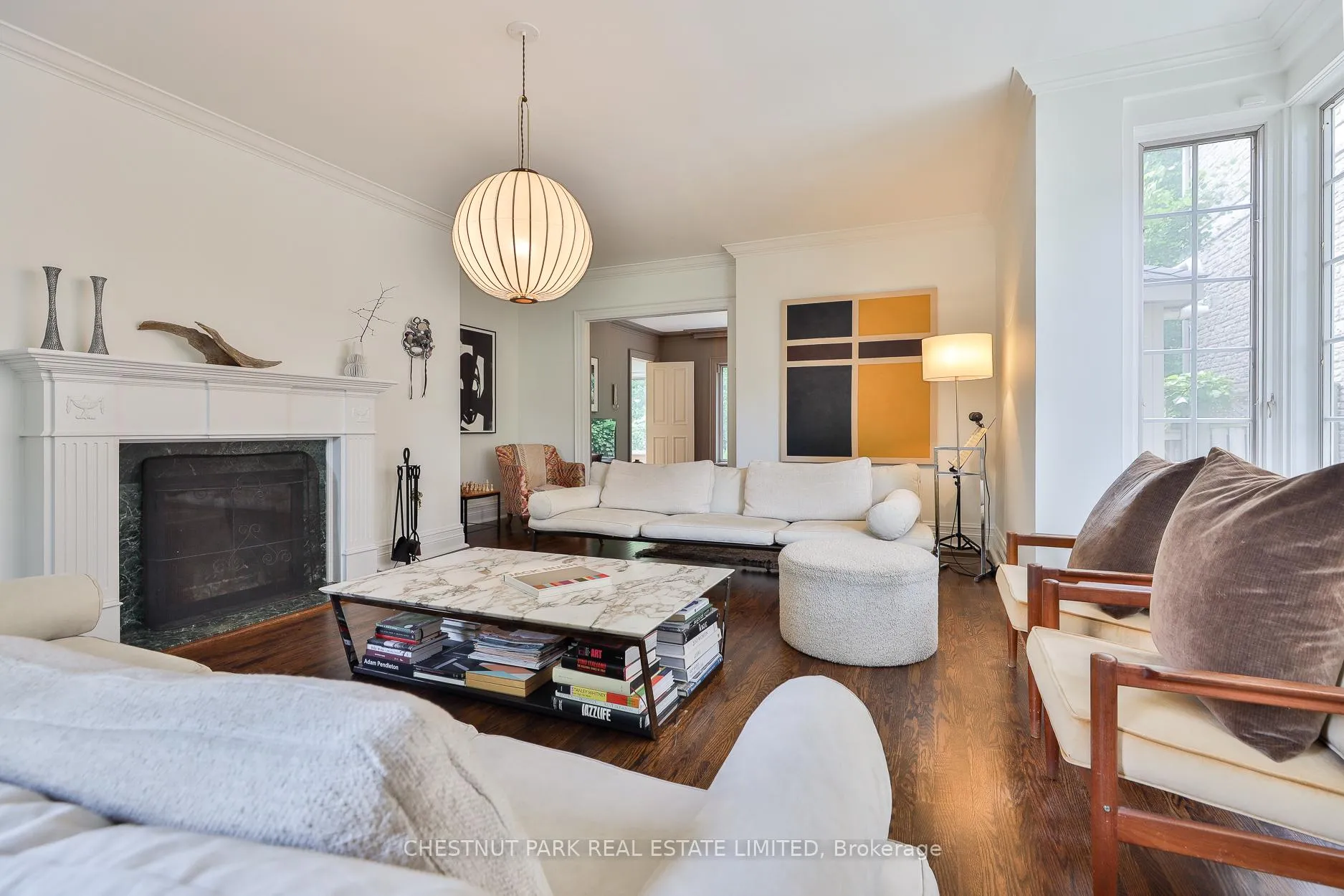 Photo 4 of 21 Douglas Crescent, Toronto, Leaside — HOMEH