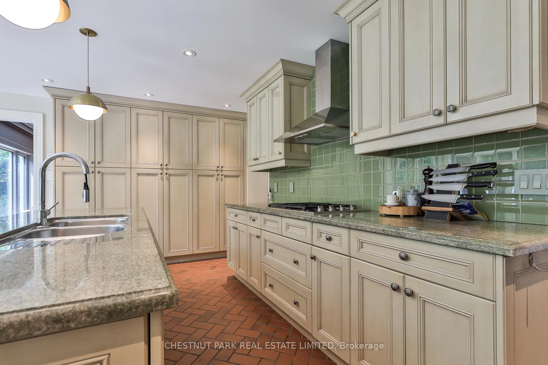 Photo 16 of 21 Douglas Crescent, Toronto, Leaside — HOMEH