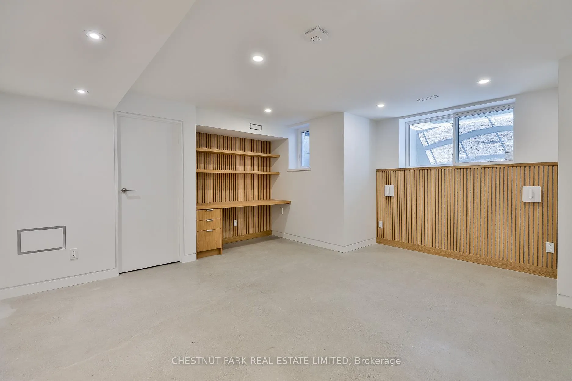 Photo 39 of 21 Douglas Crescent, Toronto, Leaside — HOMEH