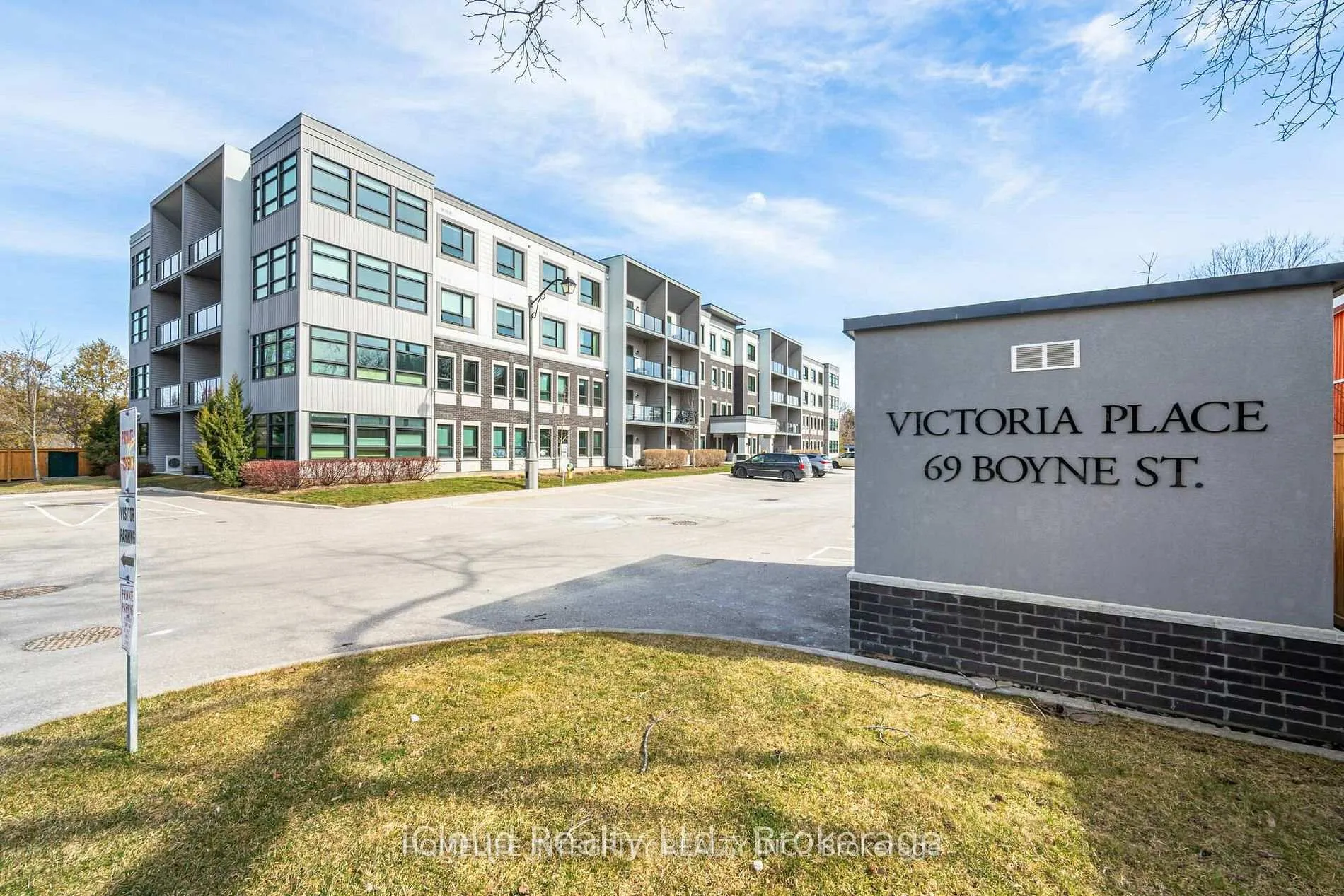 Front of Unit 402, 69 Boyne Street