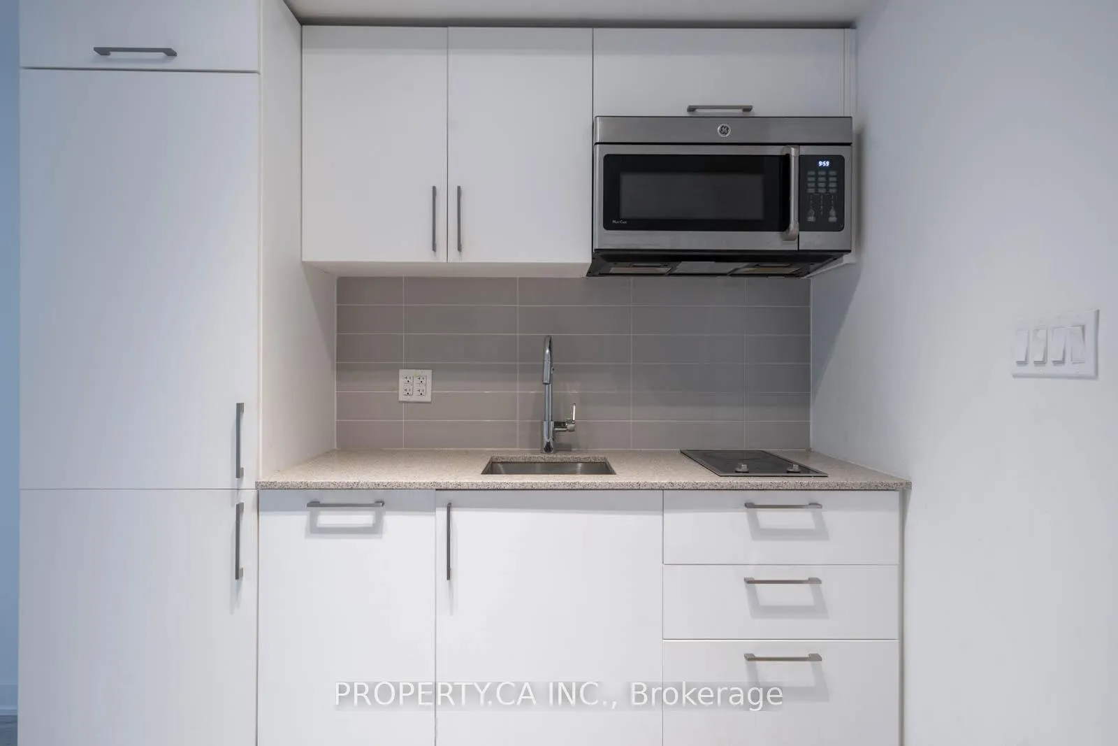 Photo 4 of Unit 319E, 576 Front Street W, Toronto, Waterfront Communities — HOMEH