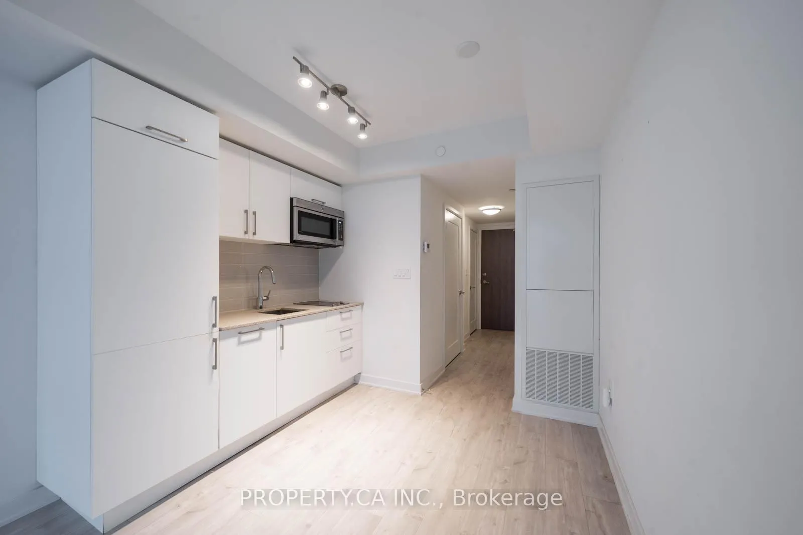 Photo 5 of Unit 319E, 576 Front Street W, Toronto, Waterfront Communities — HOMEH