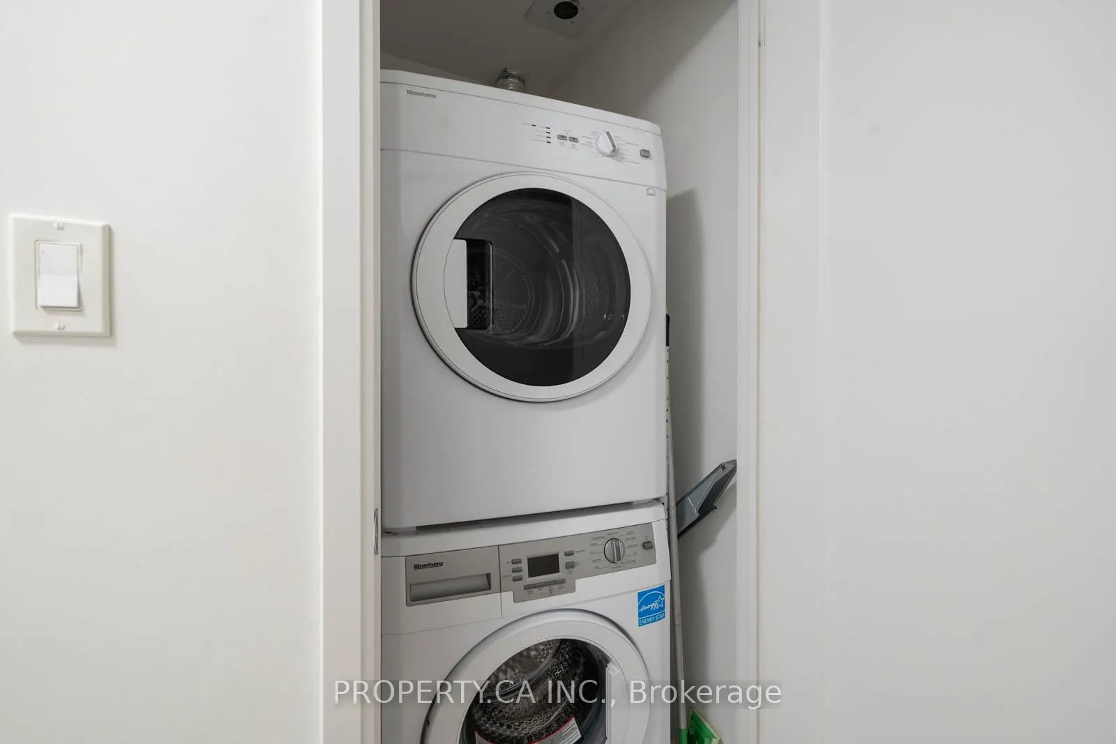 Photo 9 of Unit 319E, 576 Front Street W, Toronto, Waterfront Communities — HOMEH